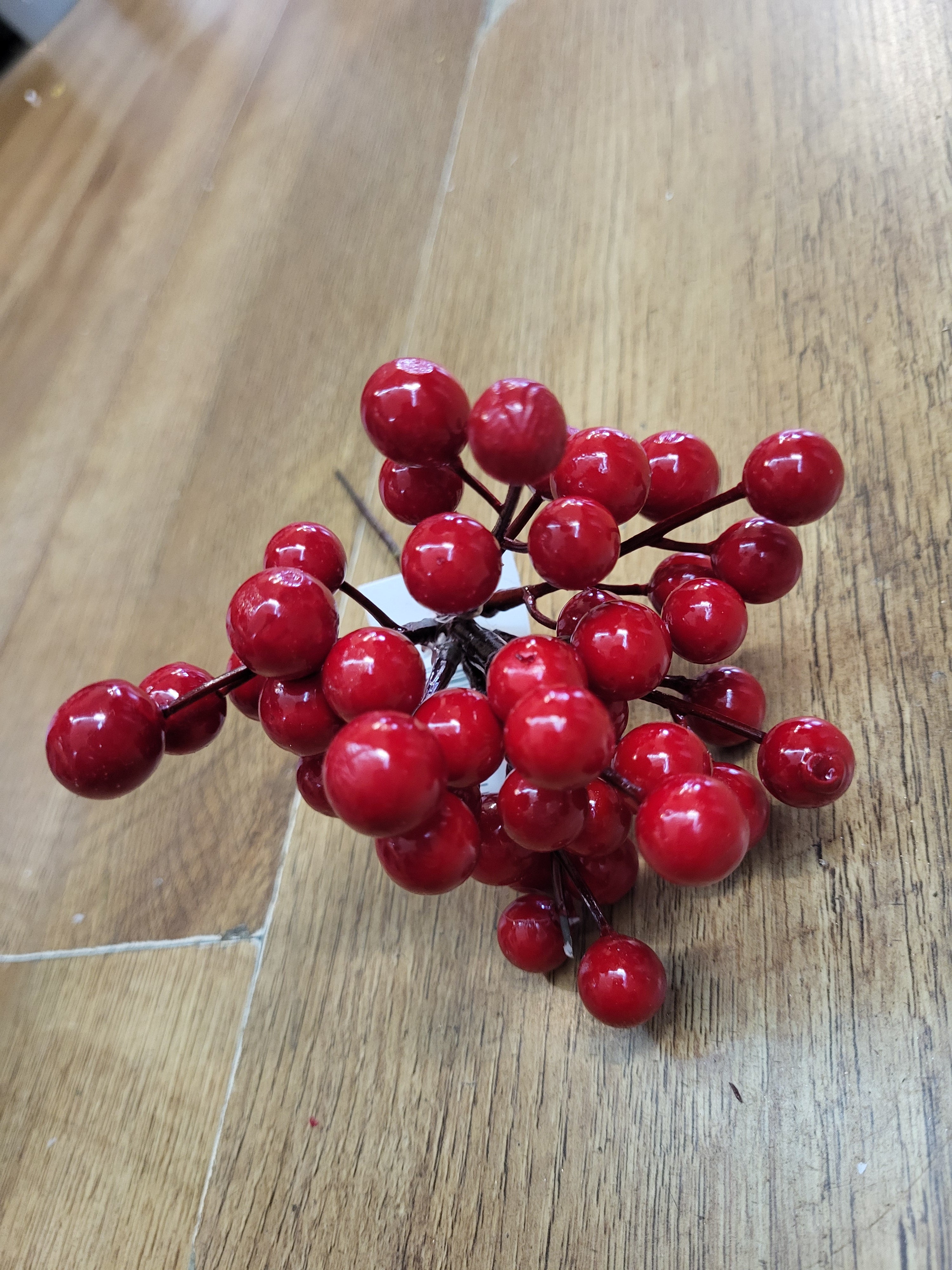 Red berry pick image 2