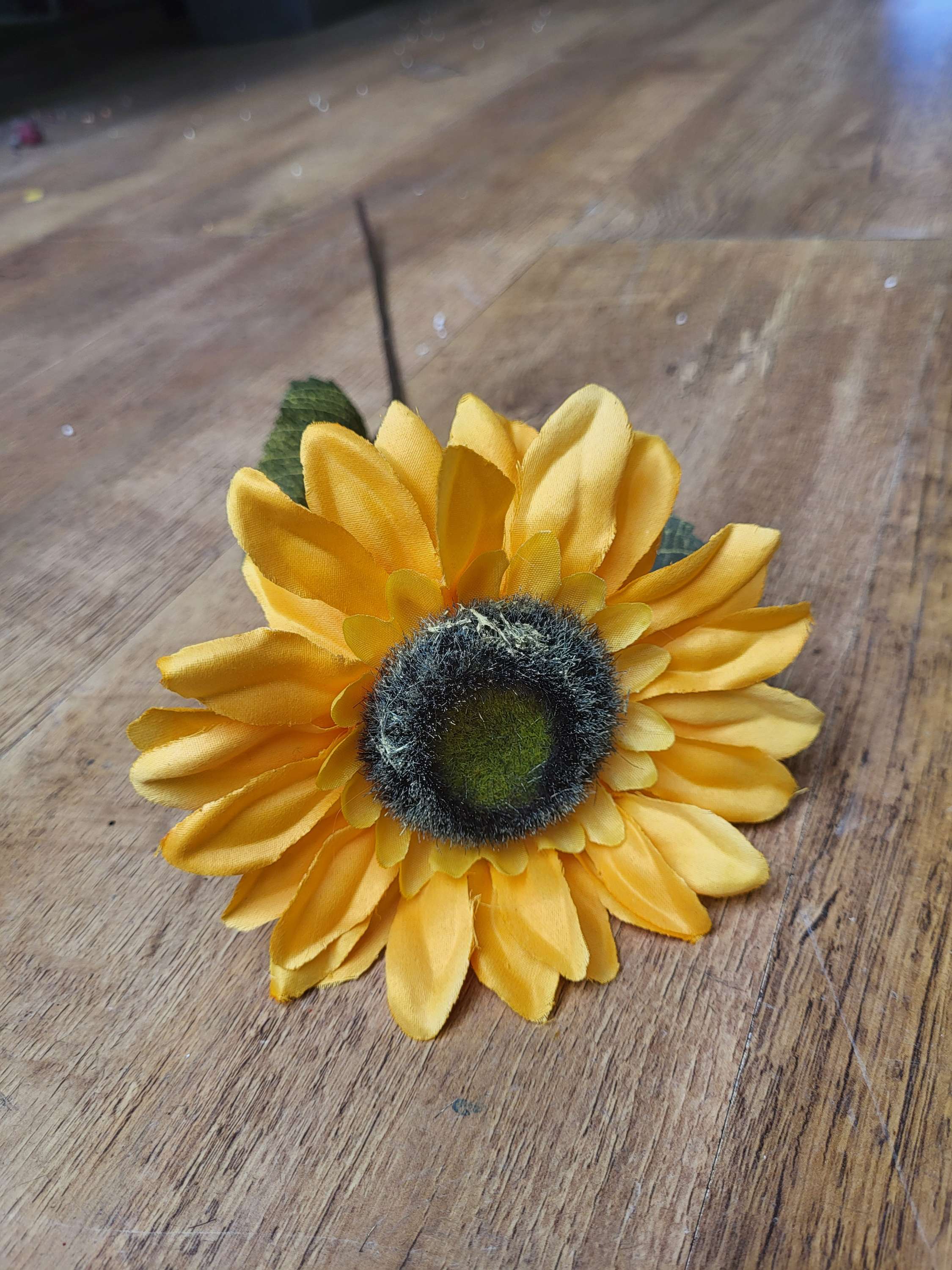 Medium length single sunflower  image 0