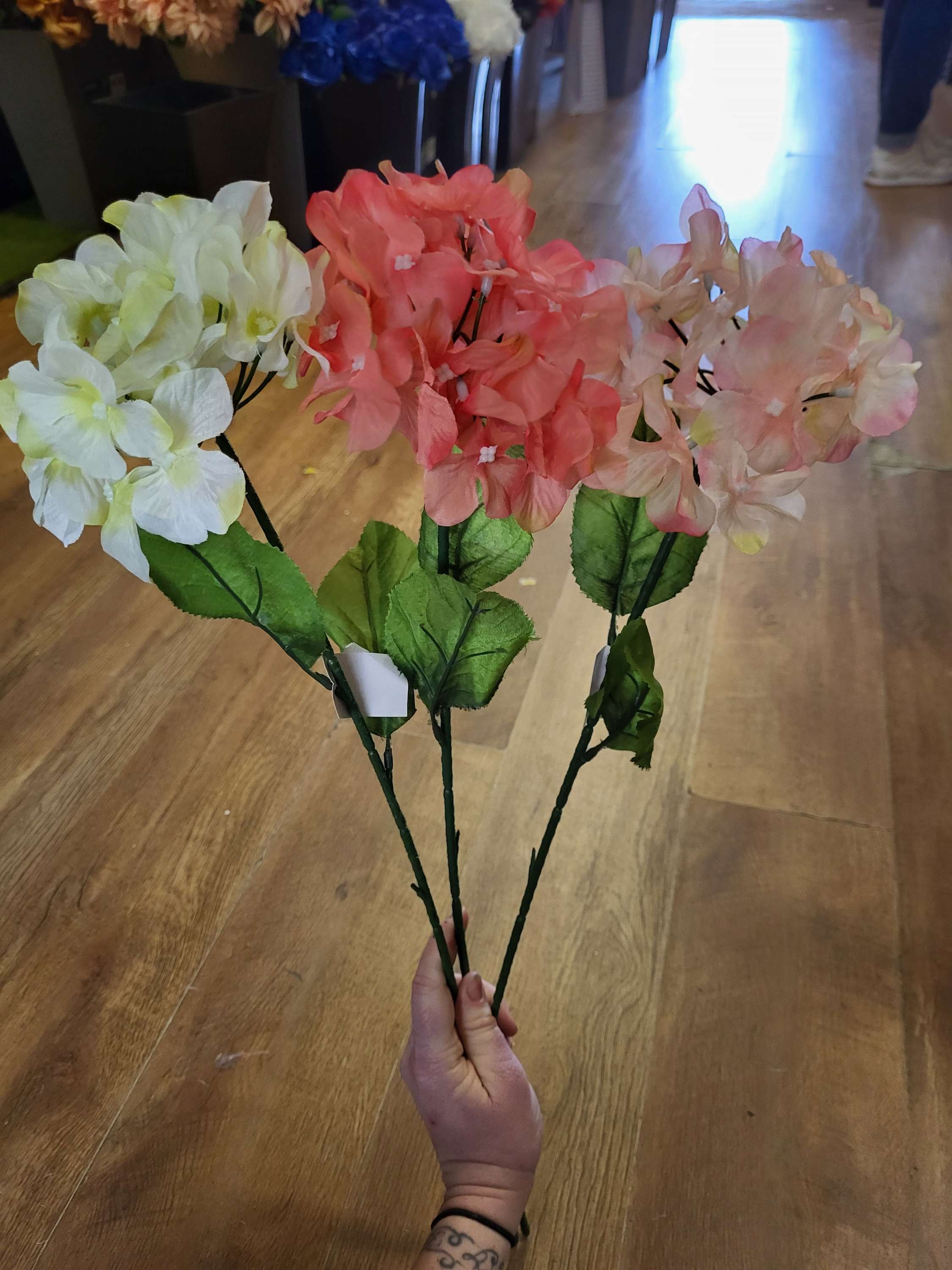 Long stem hydrangea  - 3 colours available image 1