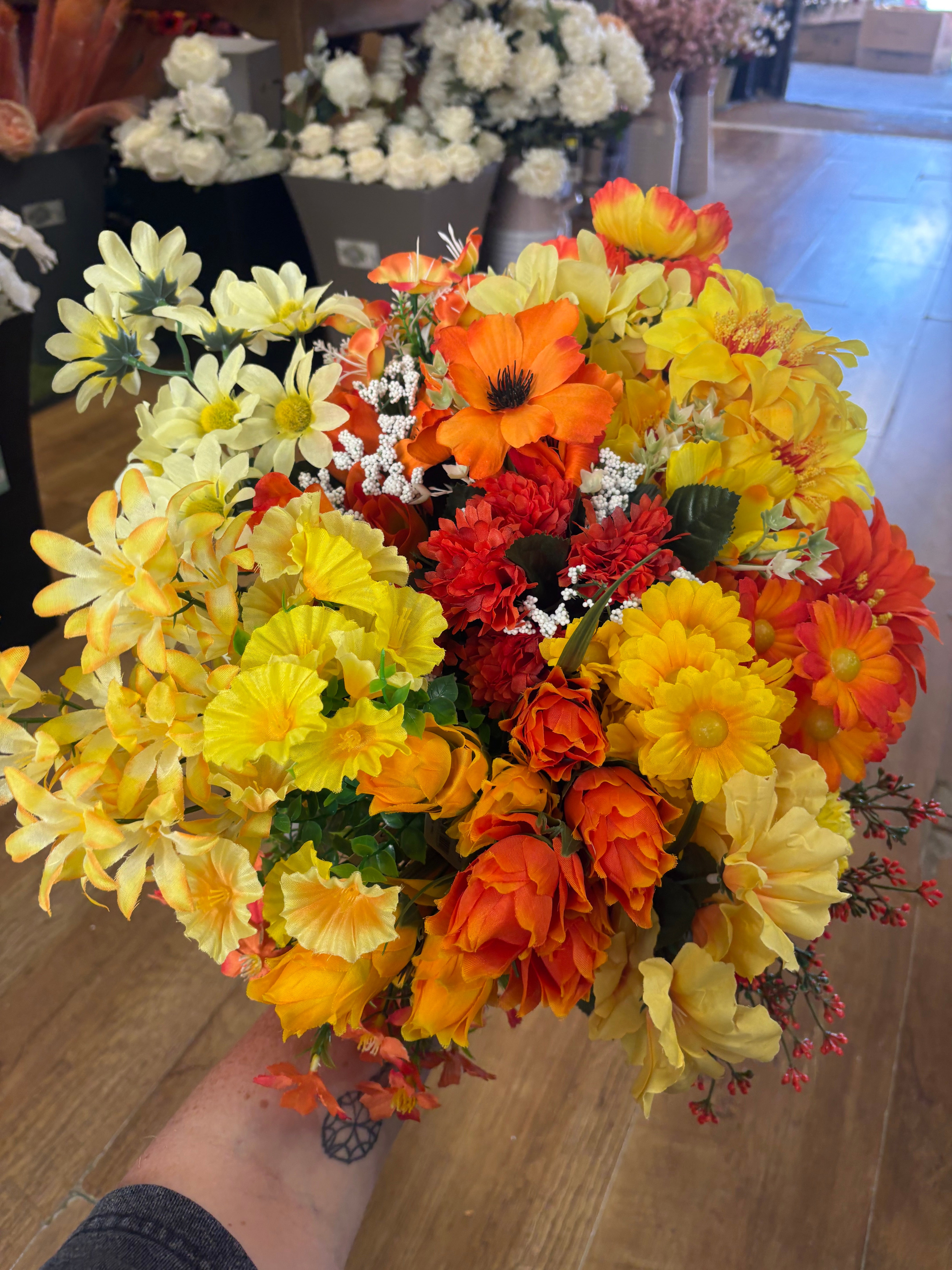 Box 4 - 20 bunches of flowers/foliage