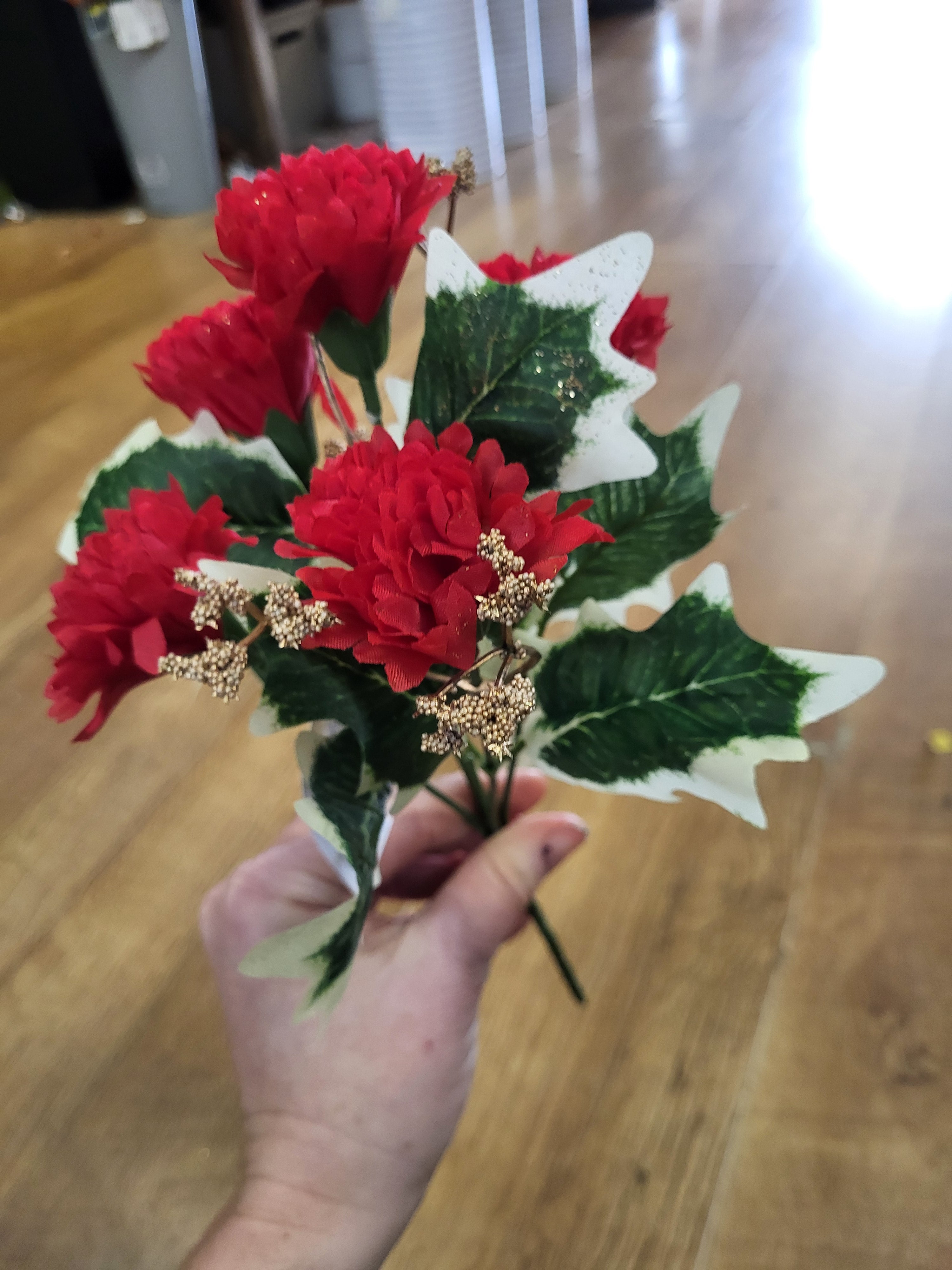 Carnation with Holly leaves - 3 colours available image 5