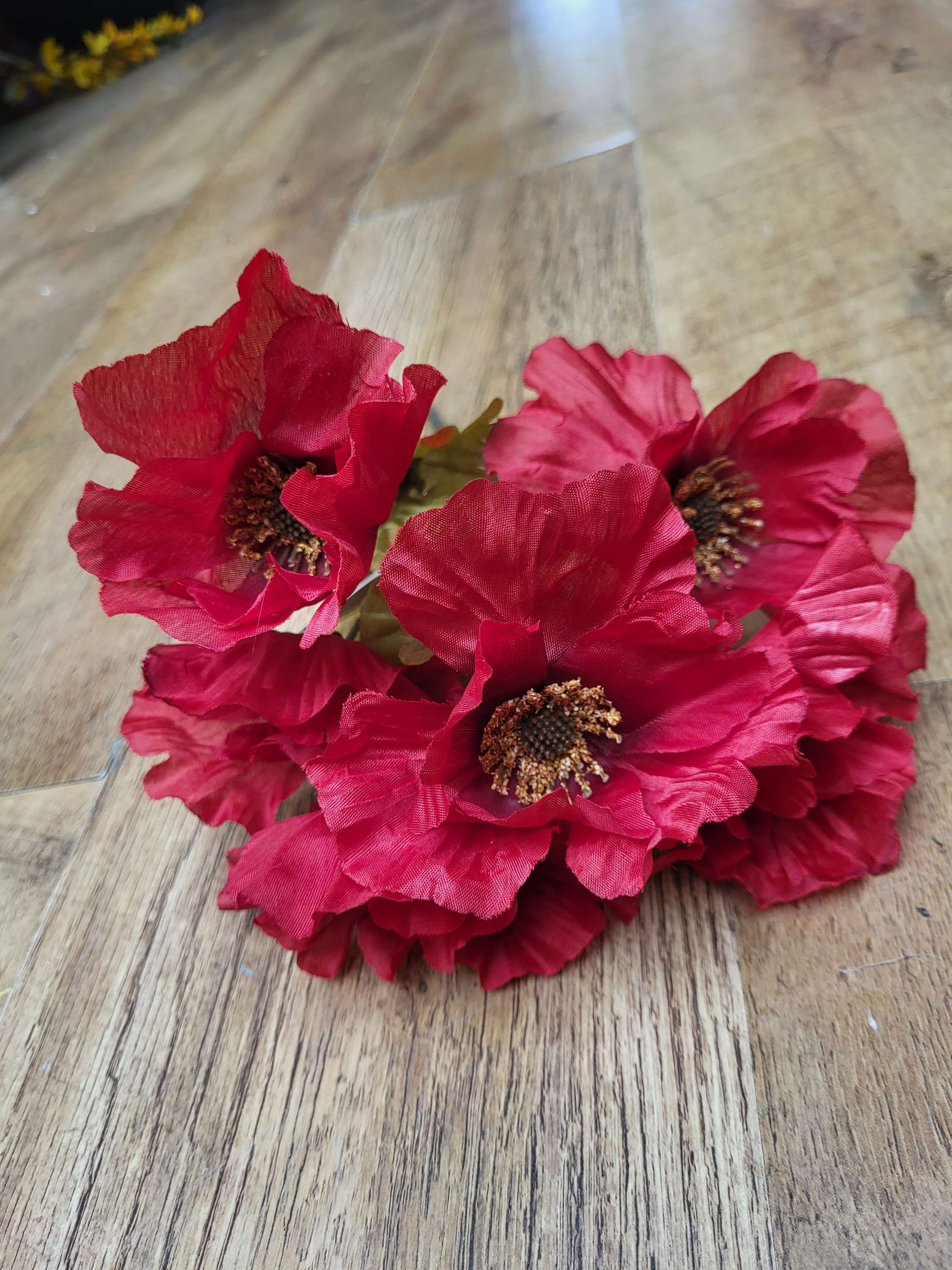 Autumnal red poppy bunch  image 5