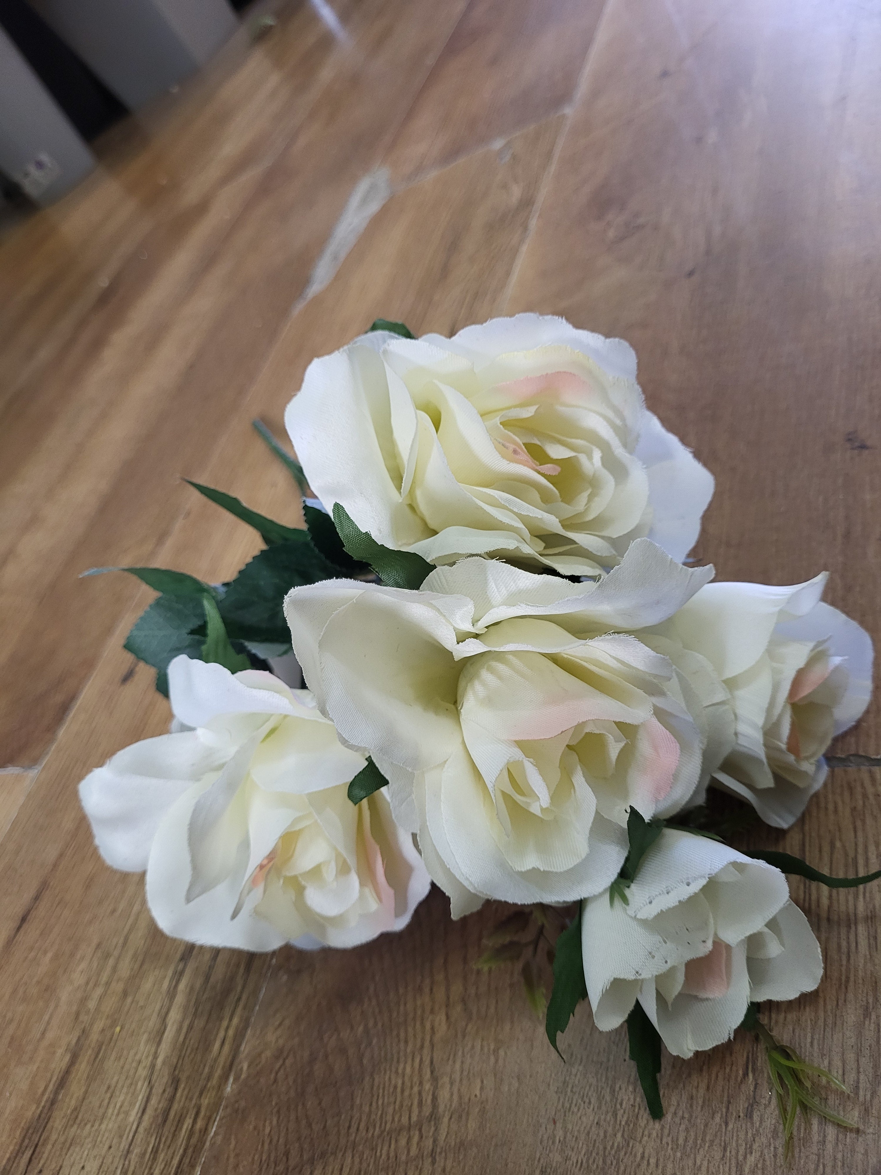 Wild rose bunch - 3 colours available image 6