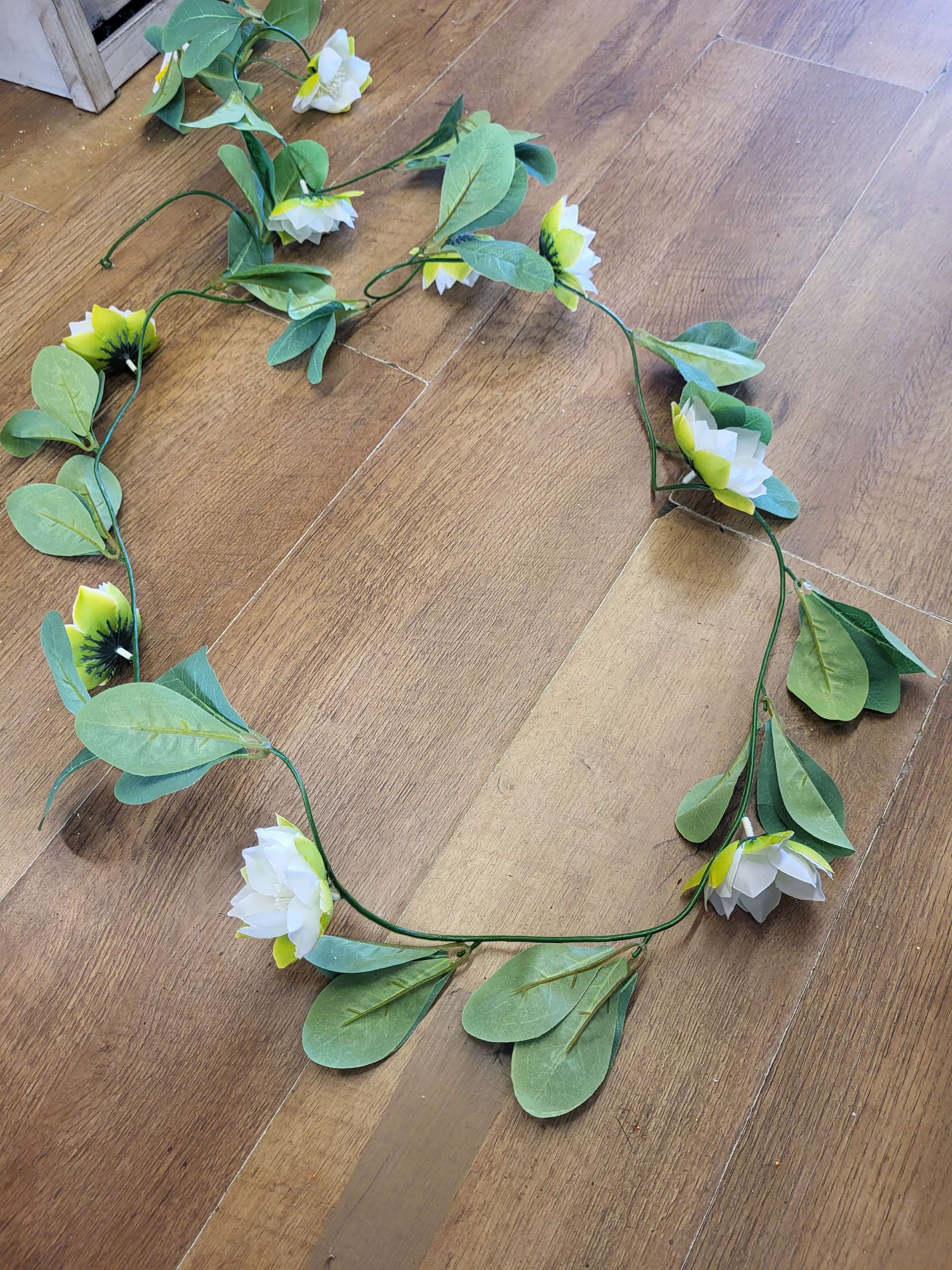 270cm white water lily garland image 3