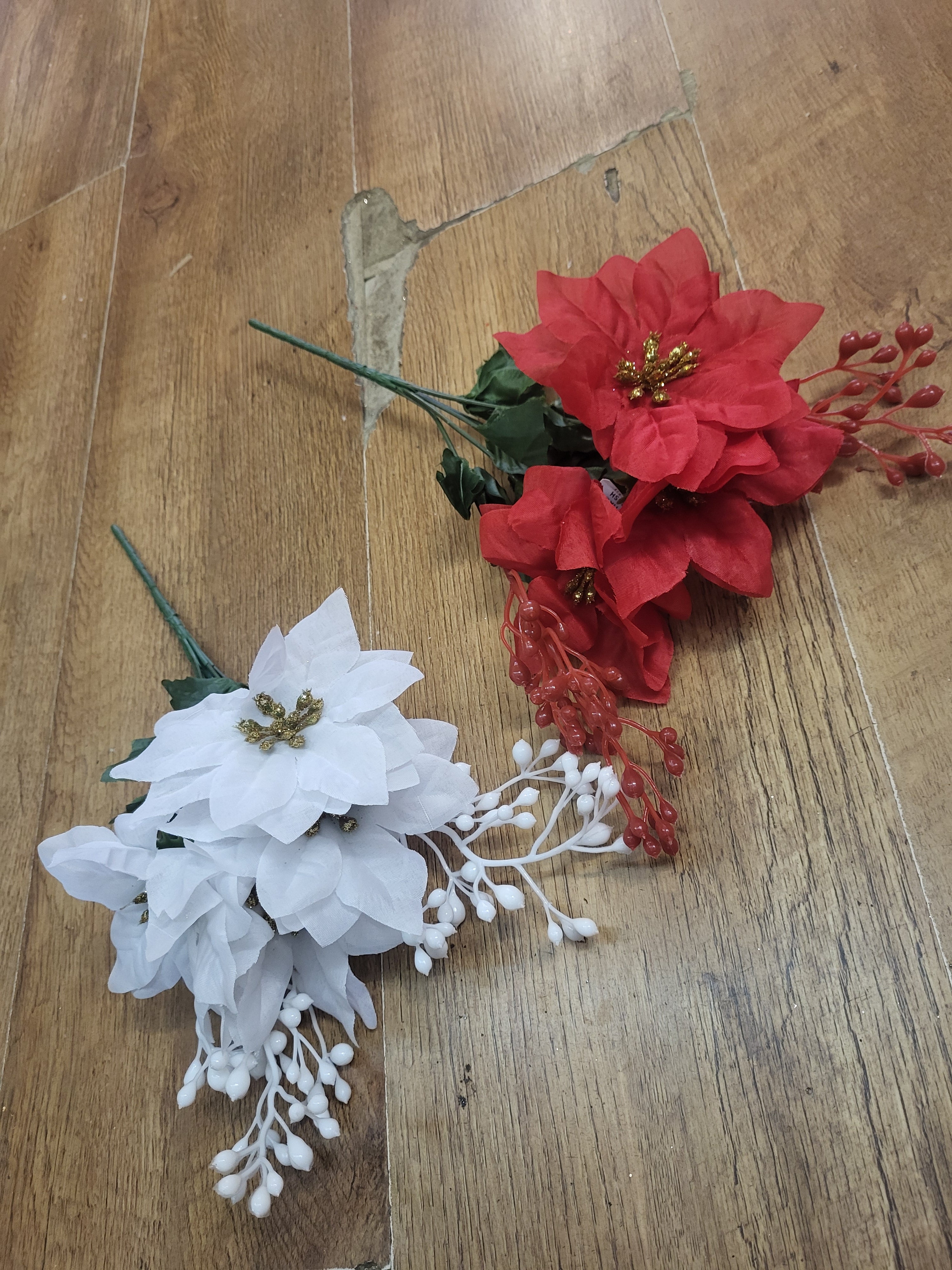 Poinsettia and berry bunch  - 2 colours available image 0