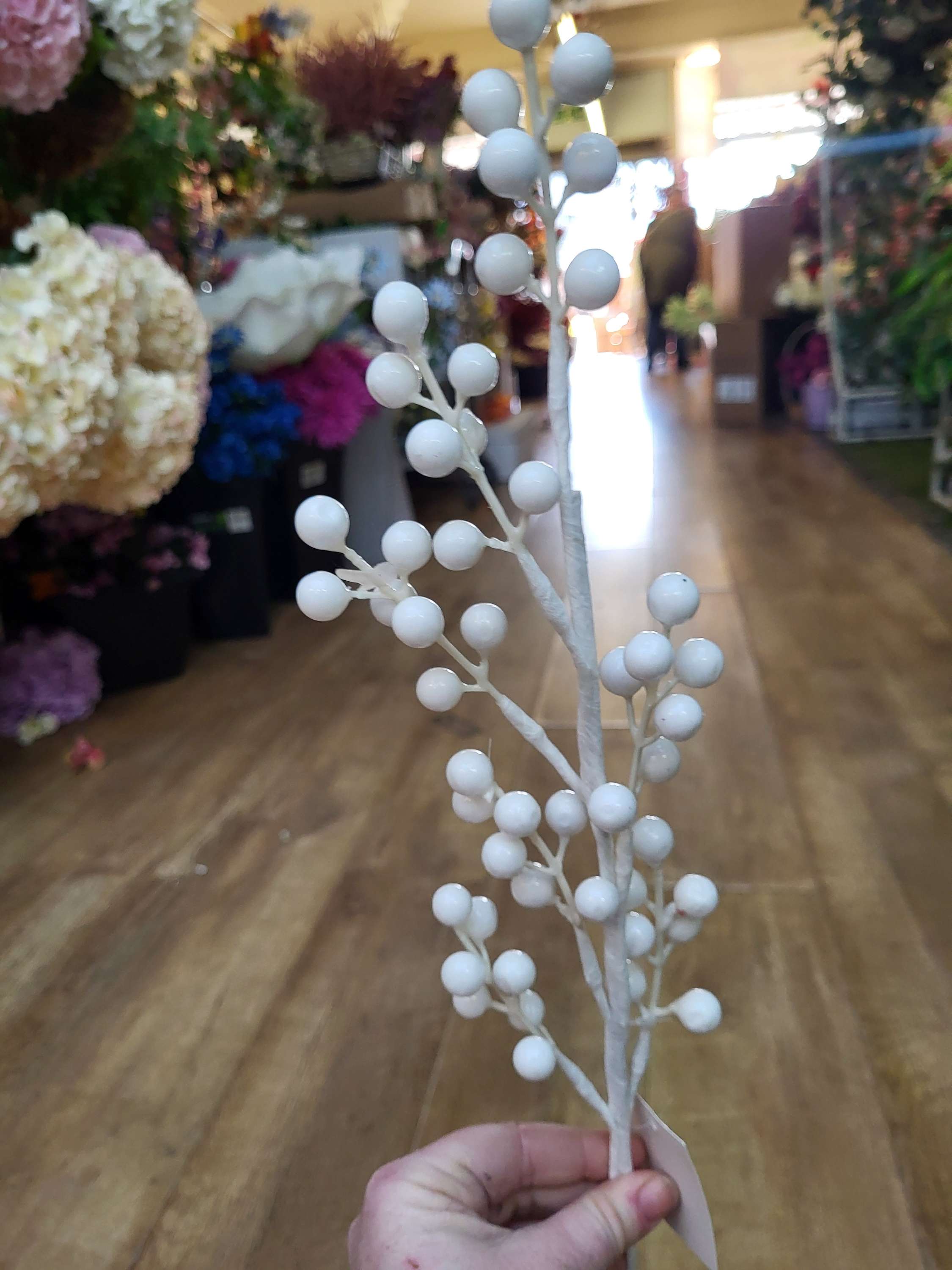 Bundle of 8 white berry stems image 3