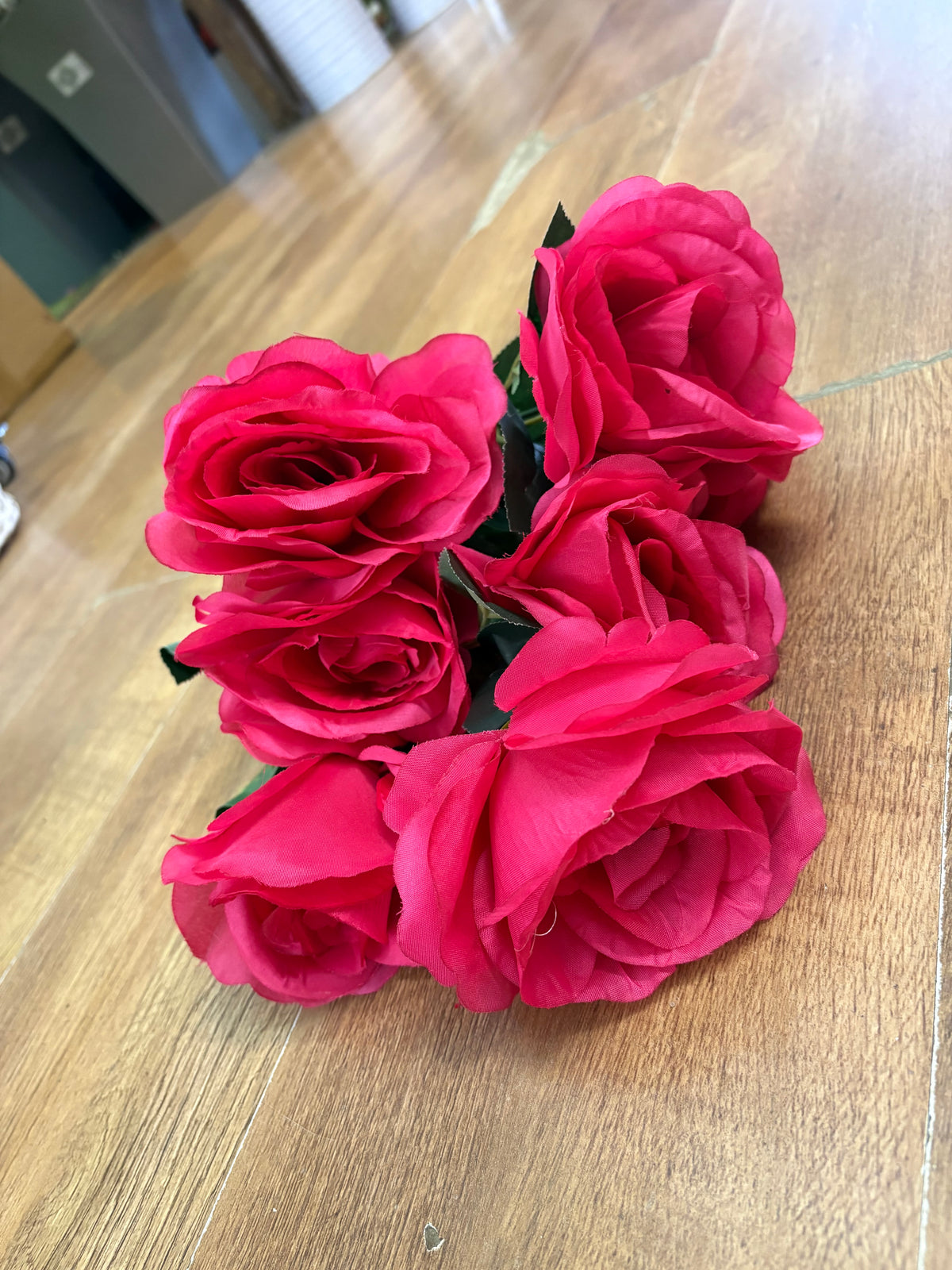 7 headed hot pink rose bouquet