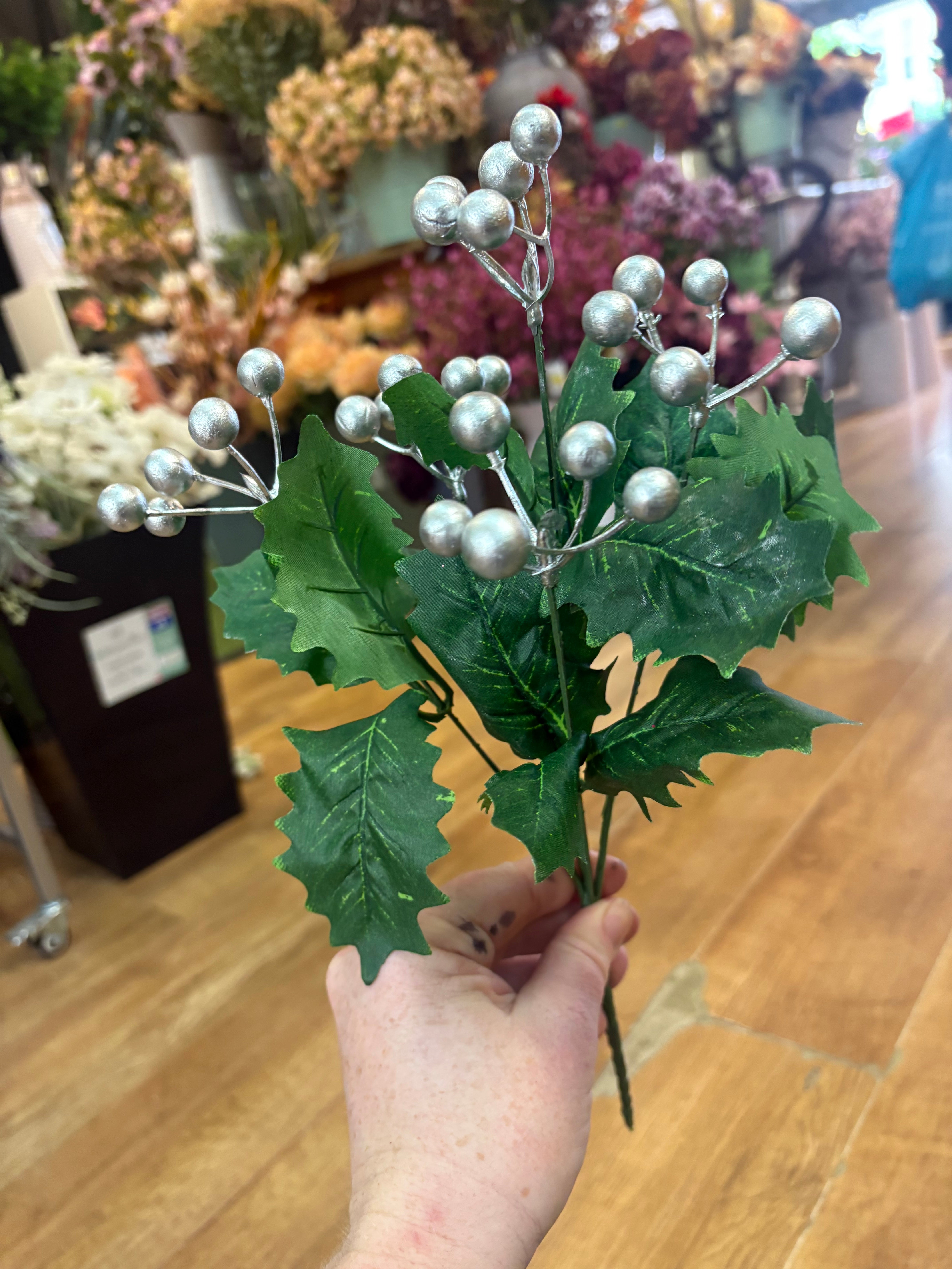 Silver berry holly bunch - 2 styles available