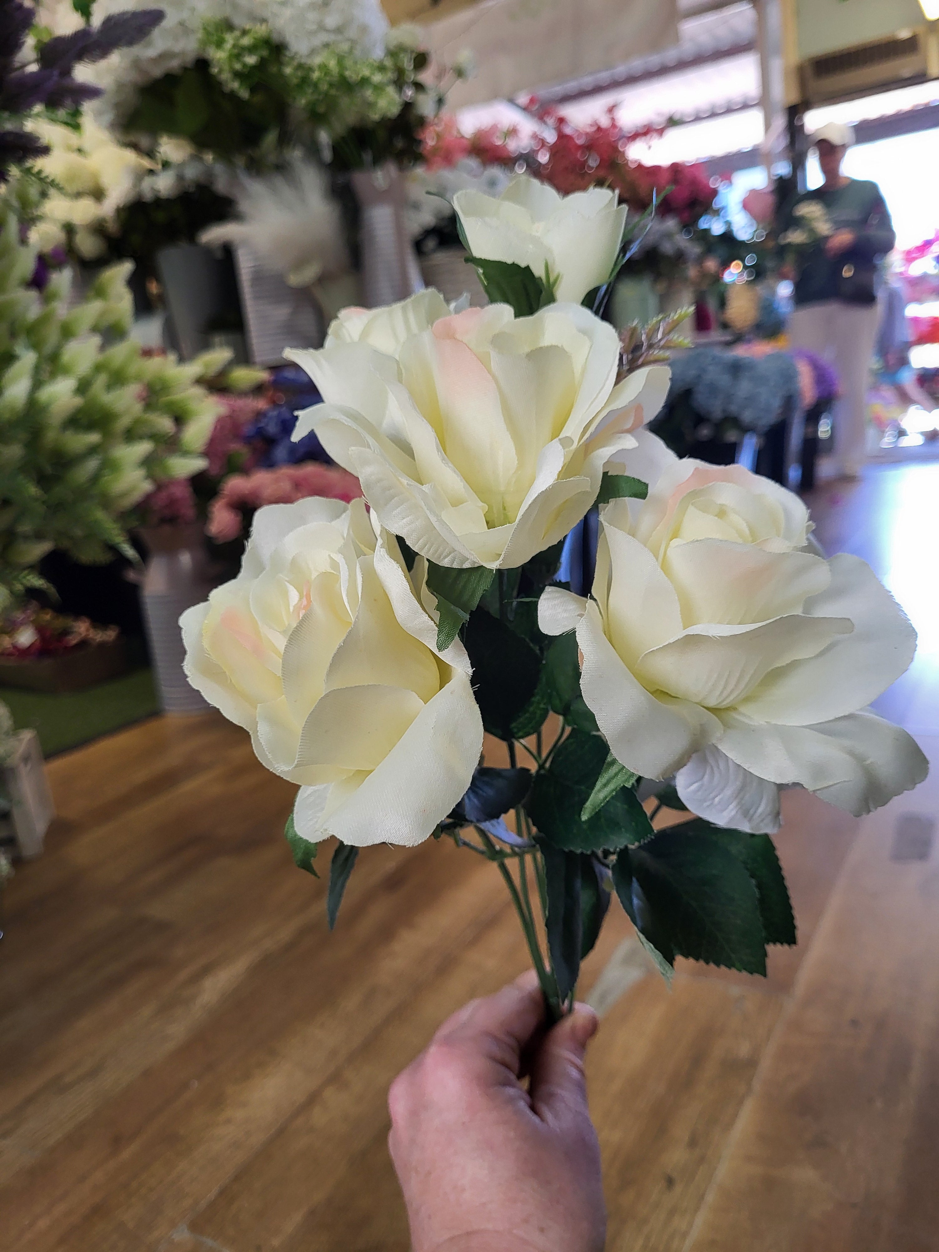 Wild rose bunch - 3 colours available image 7