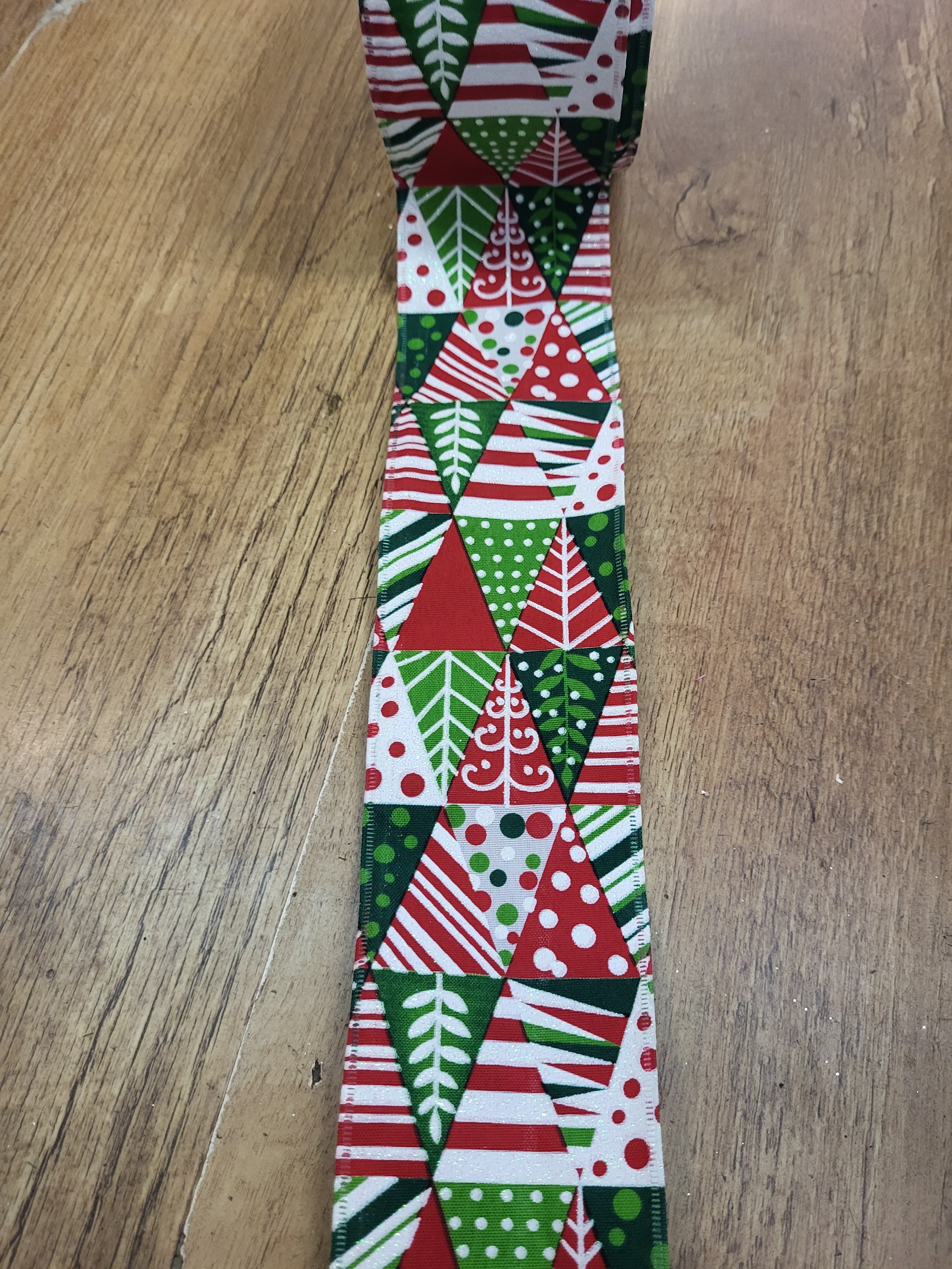 Christmas patterned wired ribbon  - 1 metre image 0