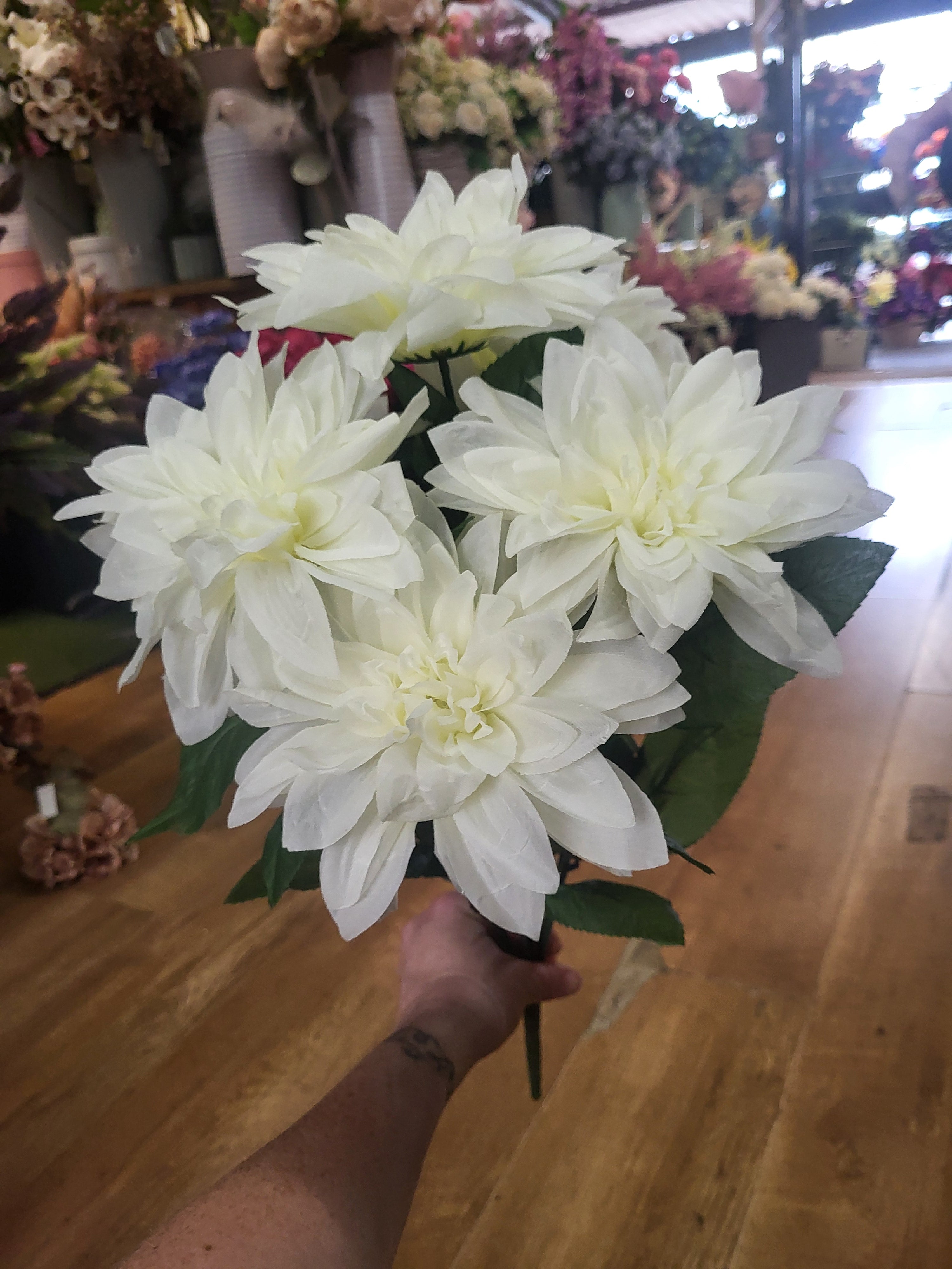 Large 7 headed ivory monarch dahlia bunch image 2