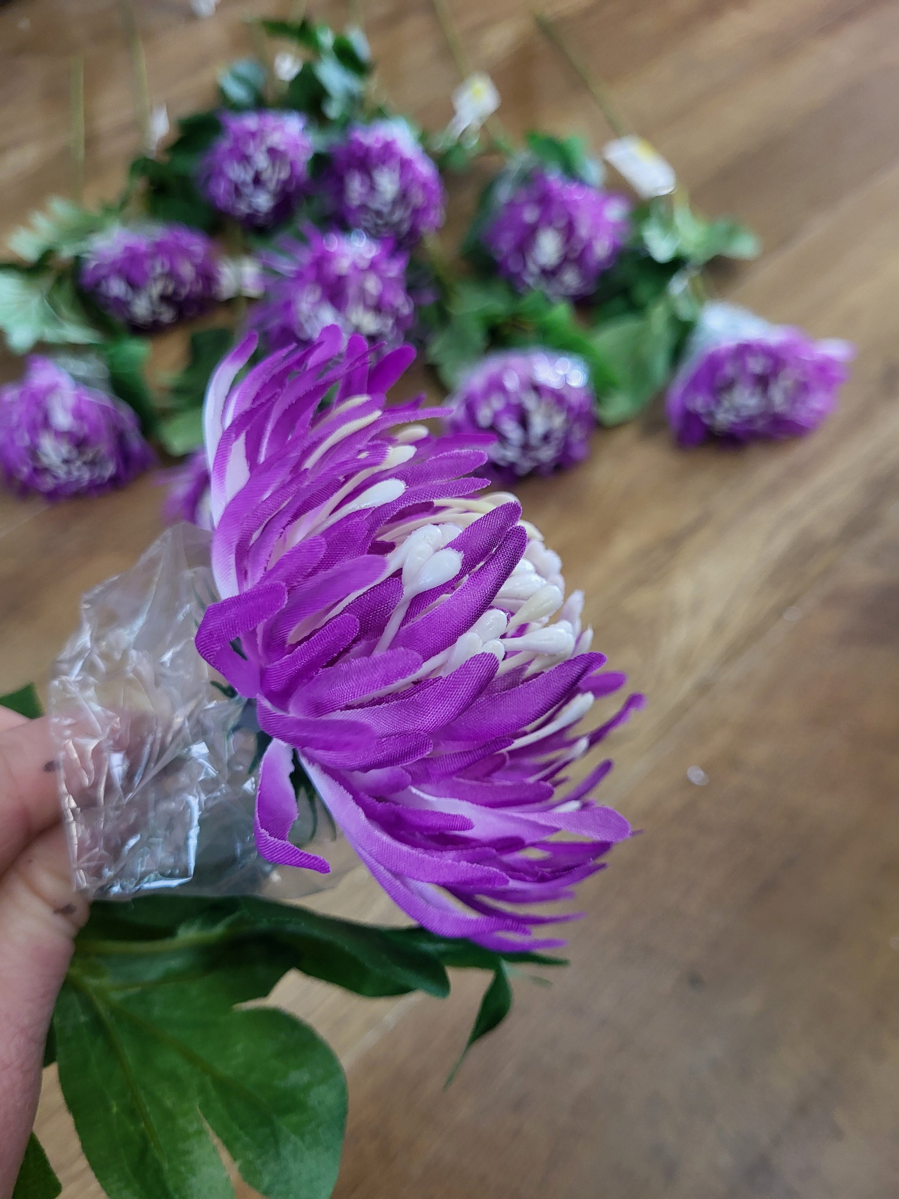 Bundle of 10 long stem purple chrysanthemum image 2