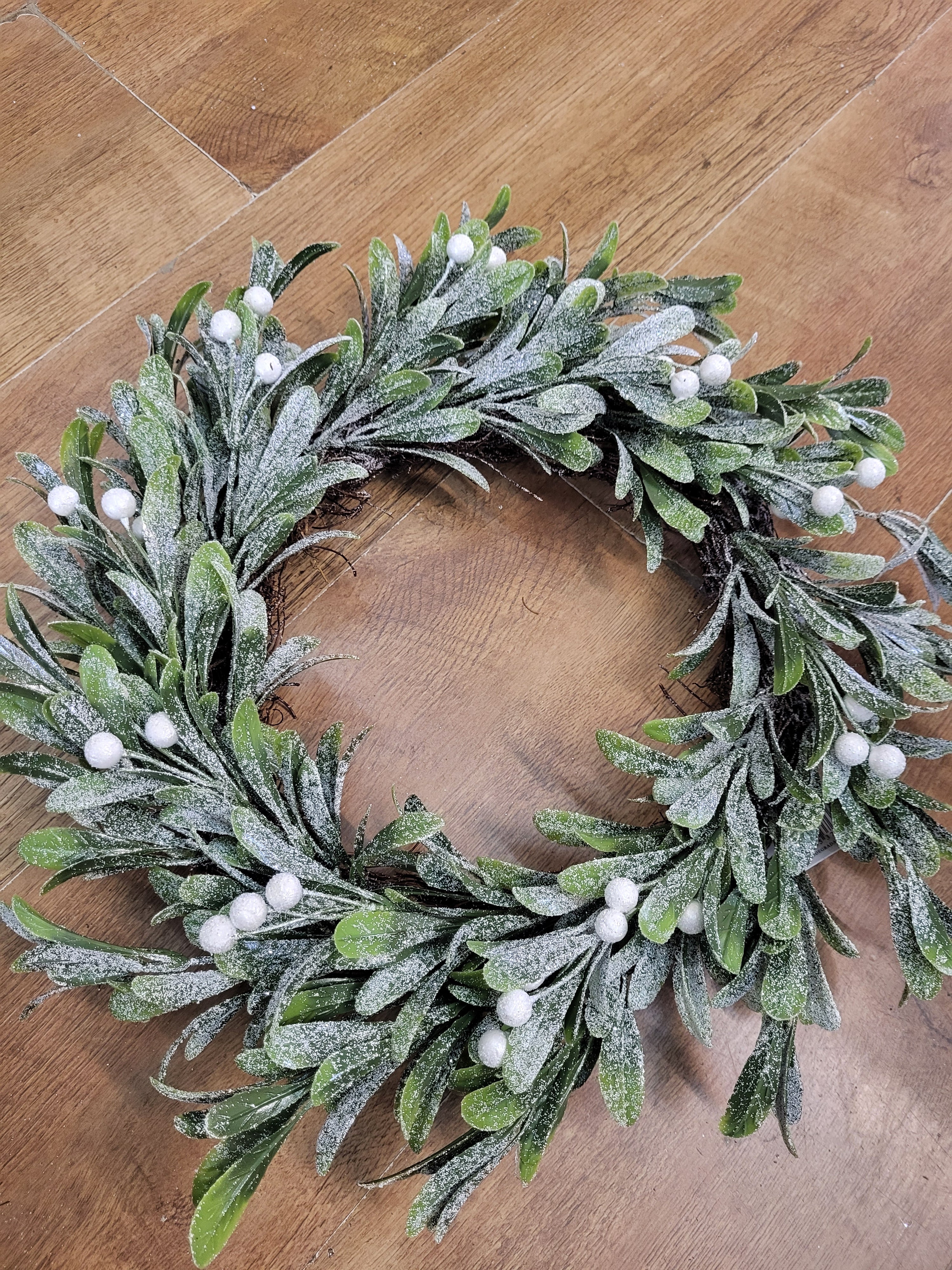 Frosted mistletoe wreath image 4