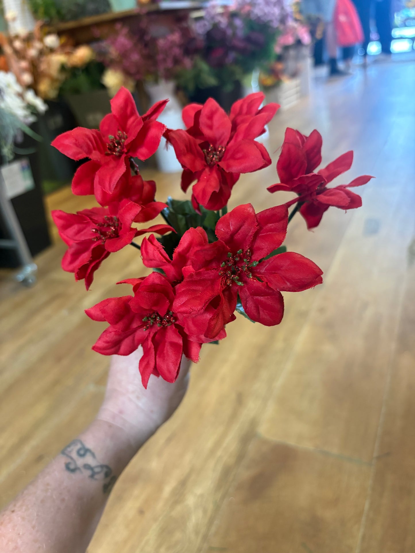 Mini poinsettia bunch - 4 colours available