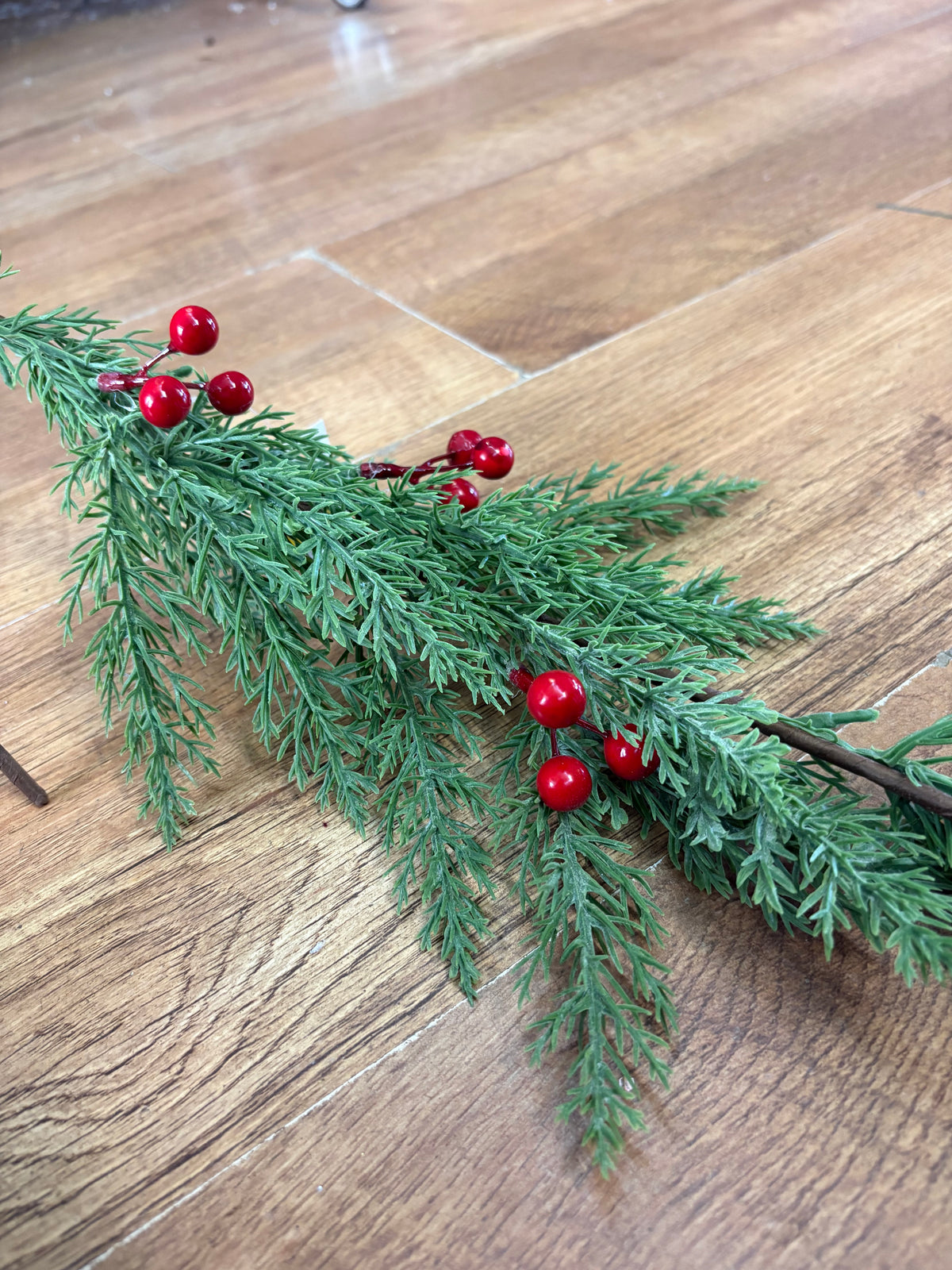 90cm mini Christmas foliage and berries garland