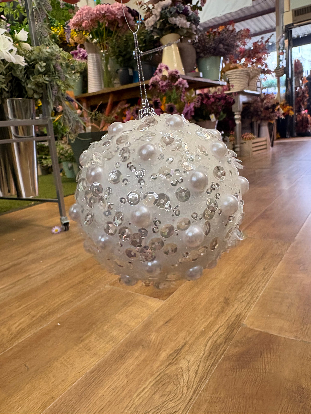 White pearls and sequins glittered bauble - 10cm