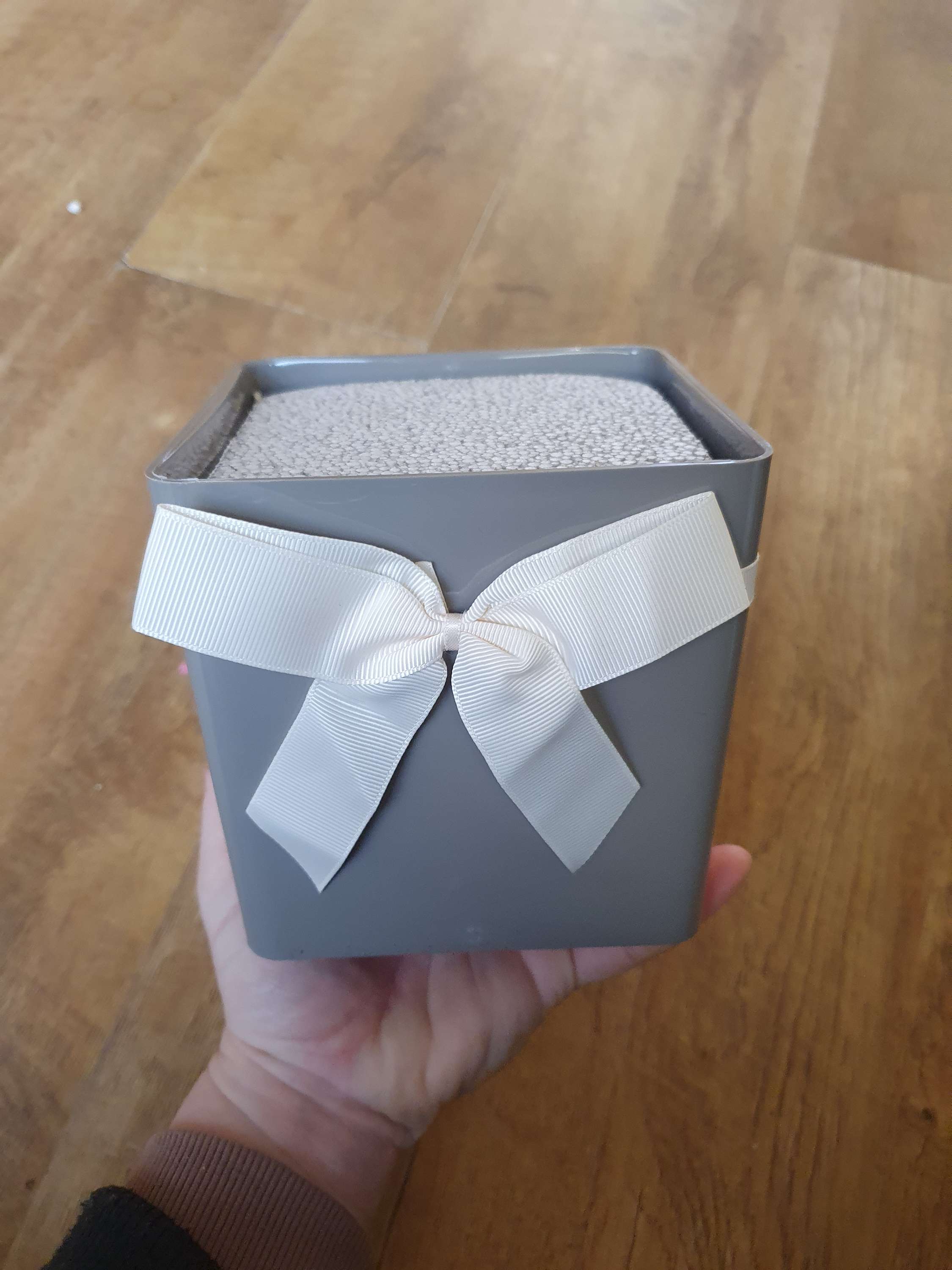 Floral display tubs - grey  image 2