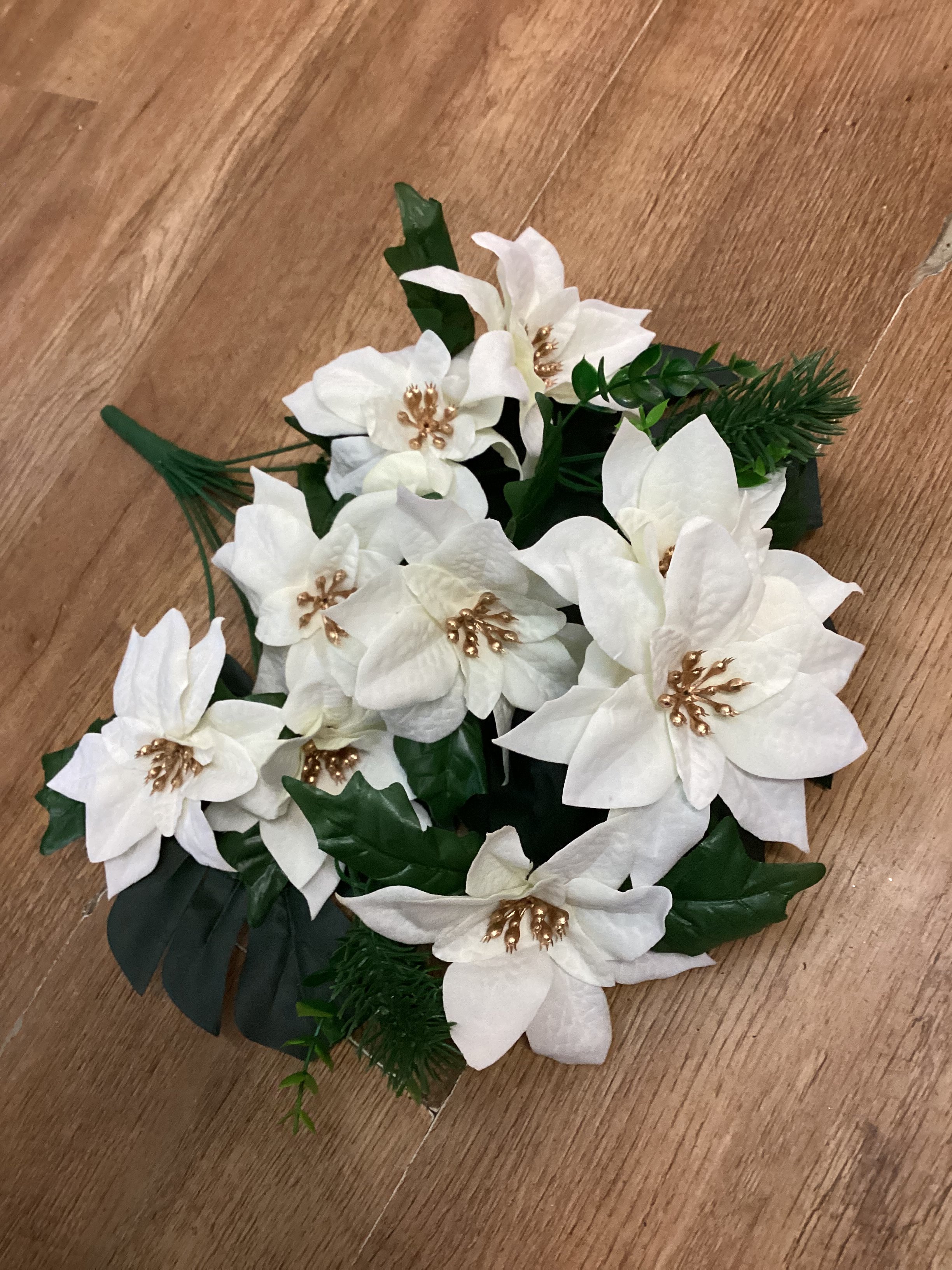 Flat back poinsettia bunch - cream image 1