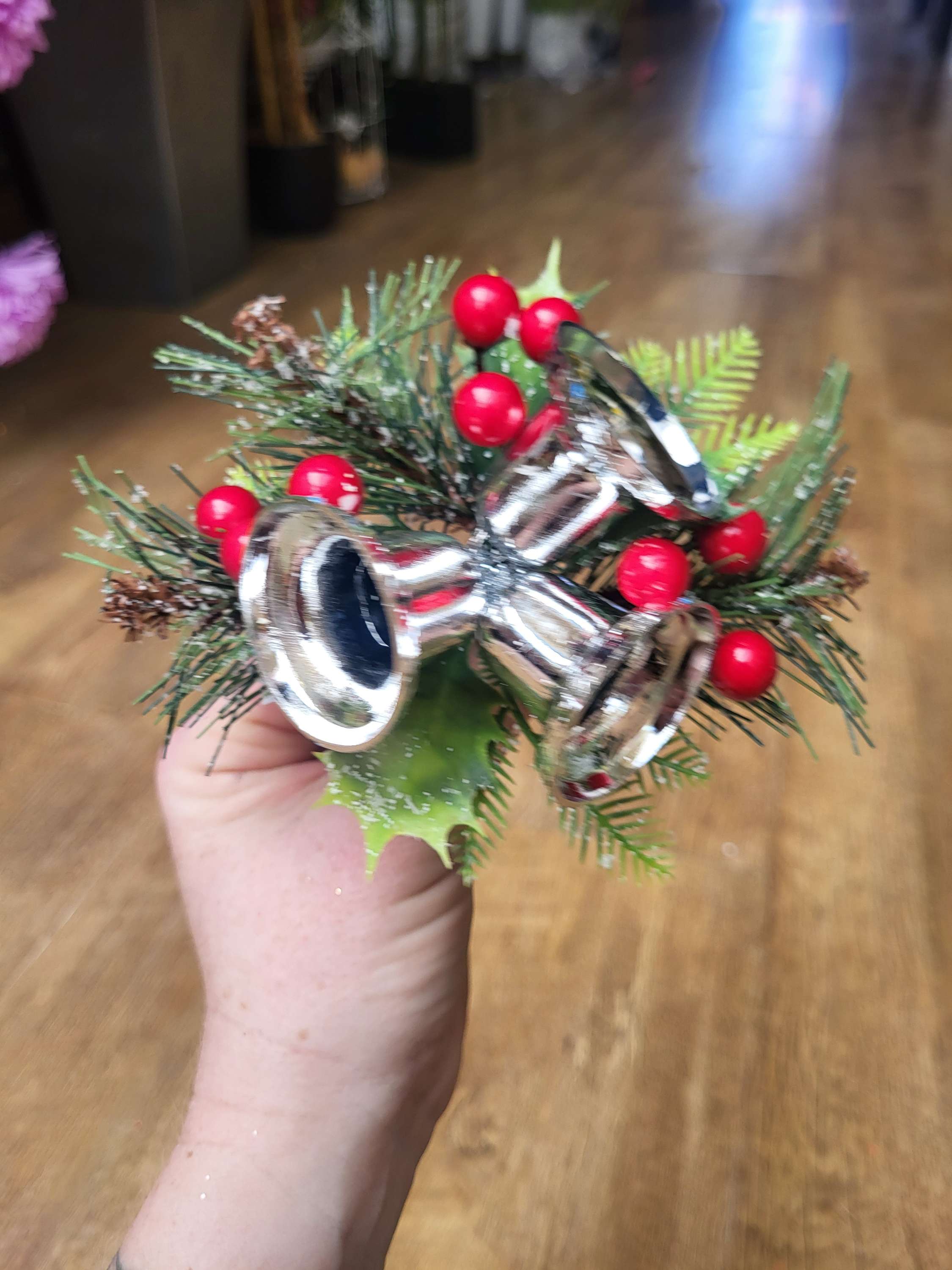 Silver bell pick image 3