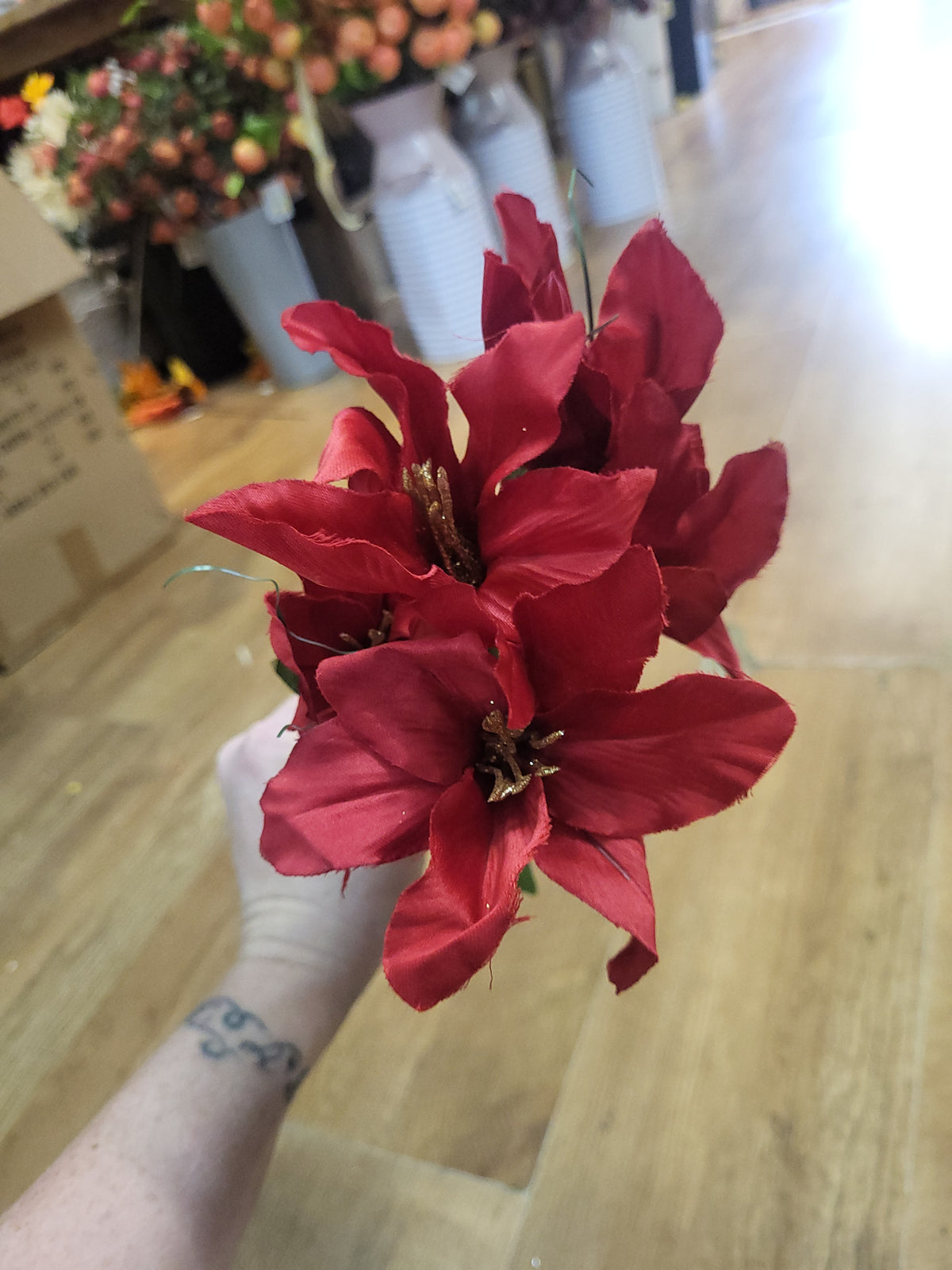 Christmas lily bunch  - 3 colours available image 6