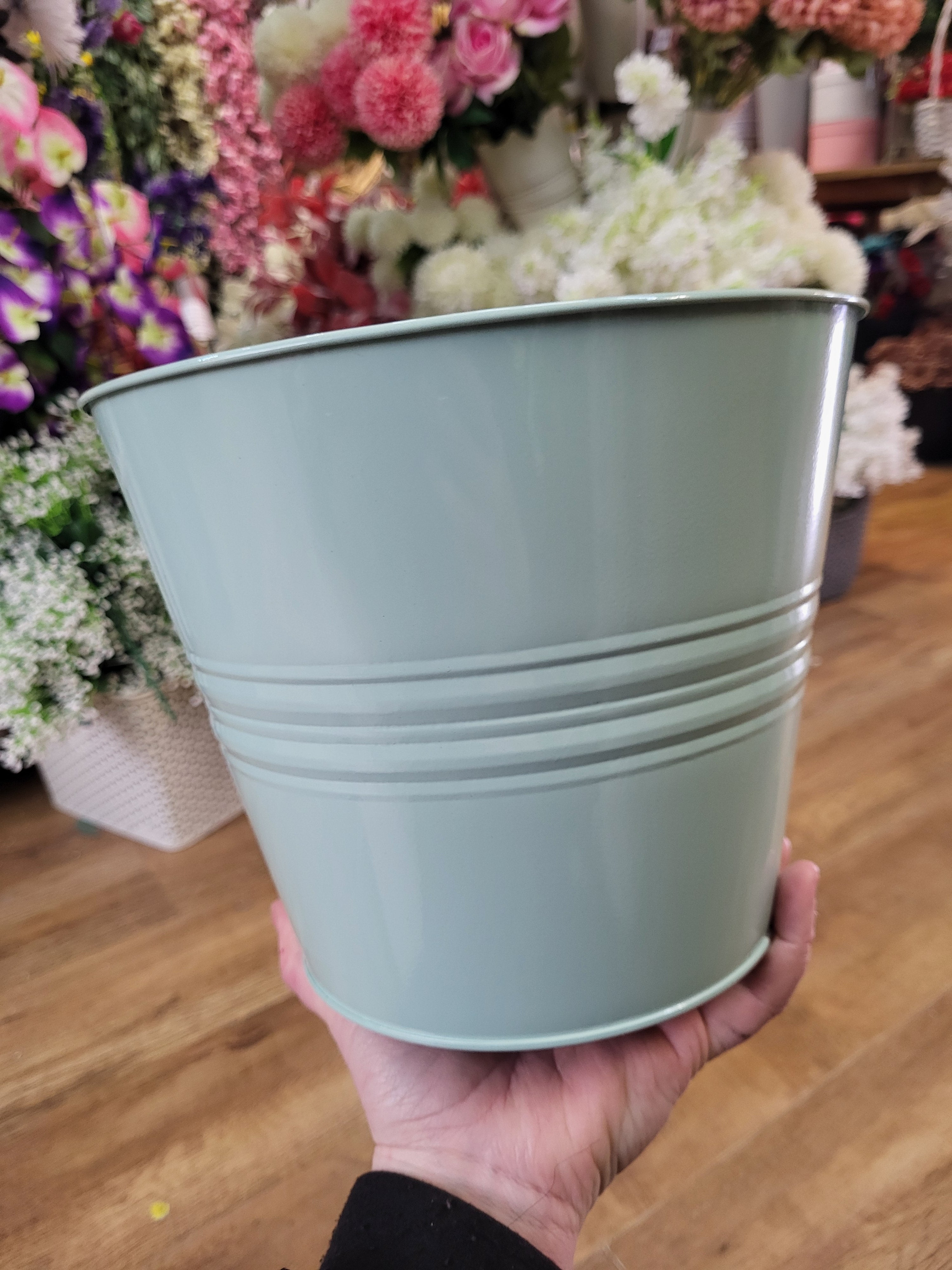 Metal pot - 2 colours available - 22.5x18.5x16cm image 4