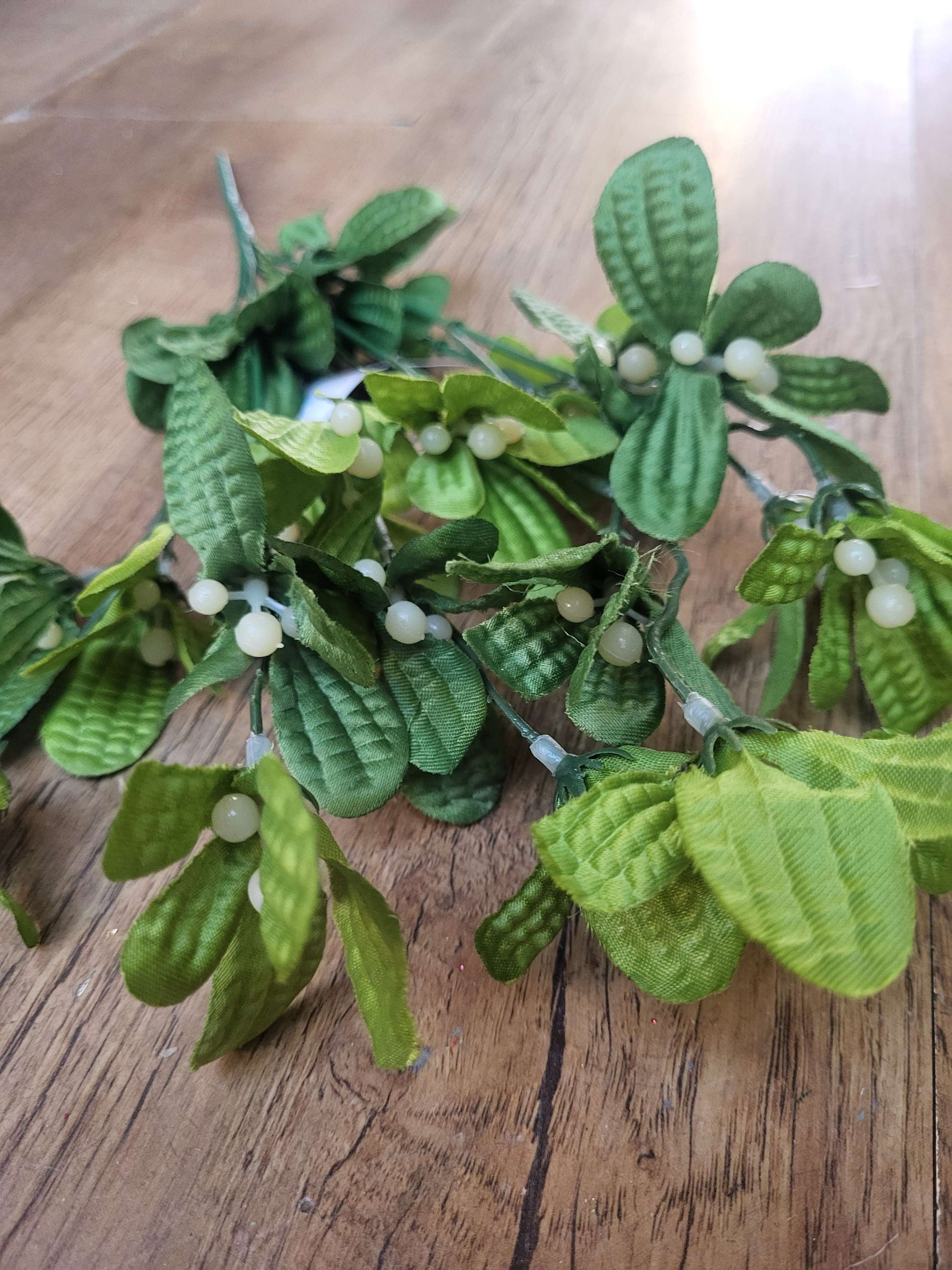 Multi toned mistletoe bunch image 6