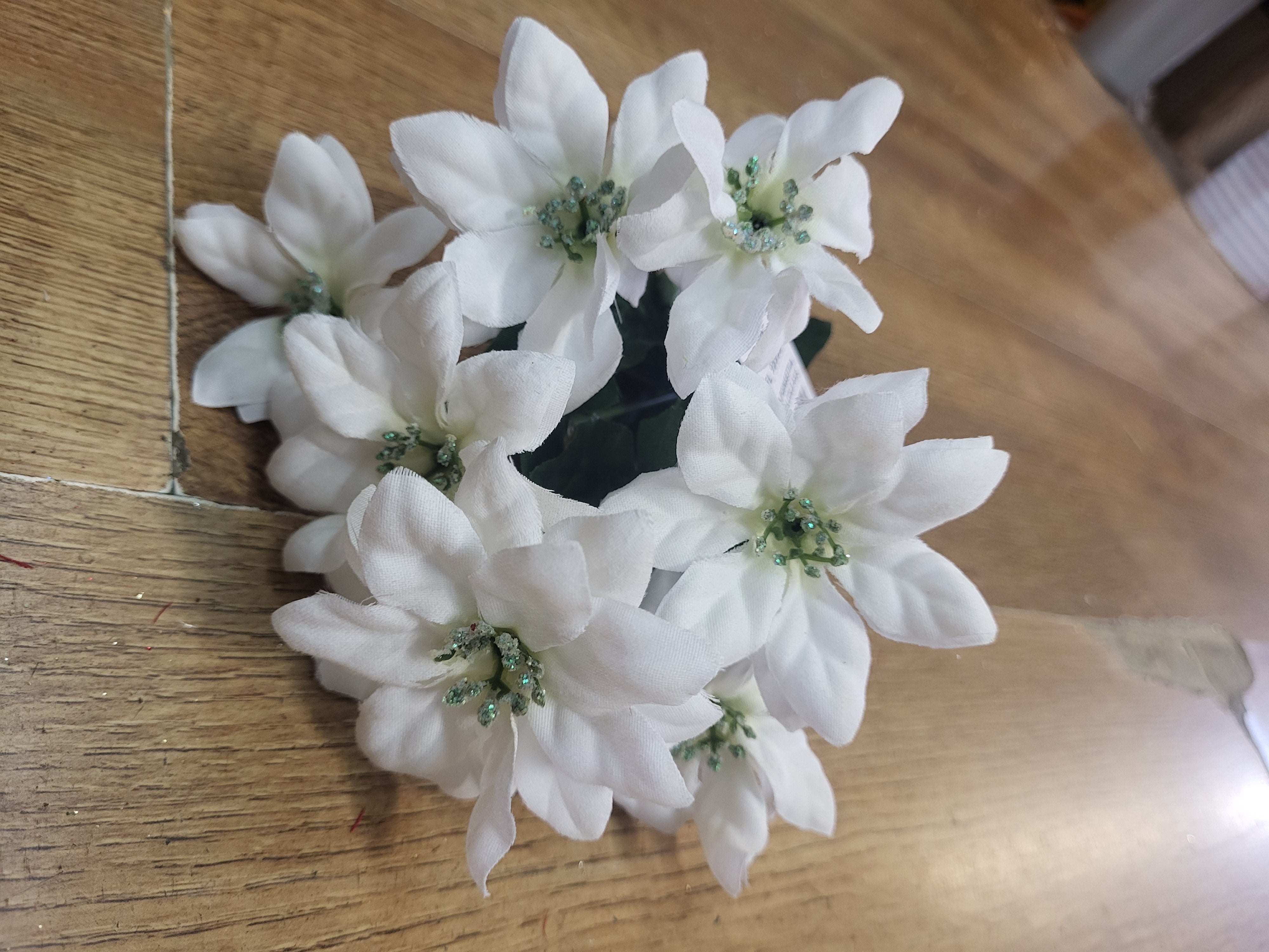 Mini poinsettia bunch  - 4 colours available image 2