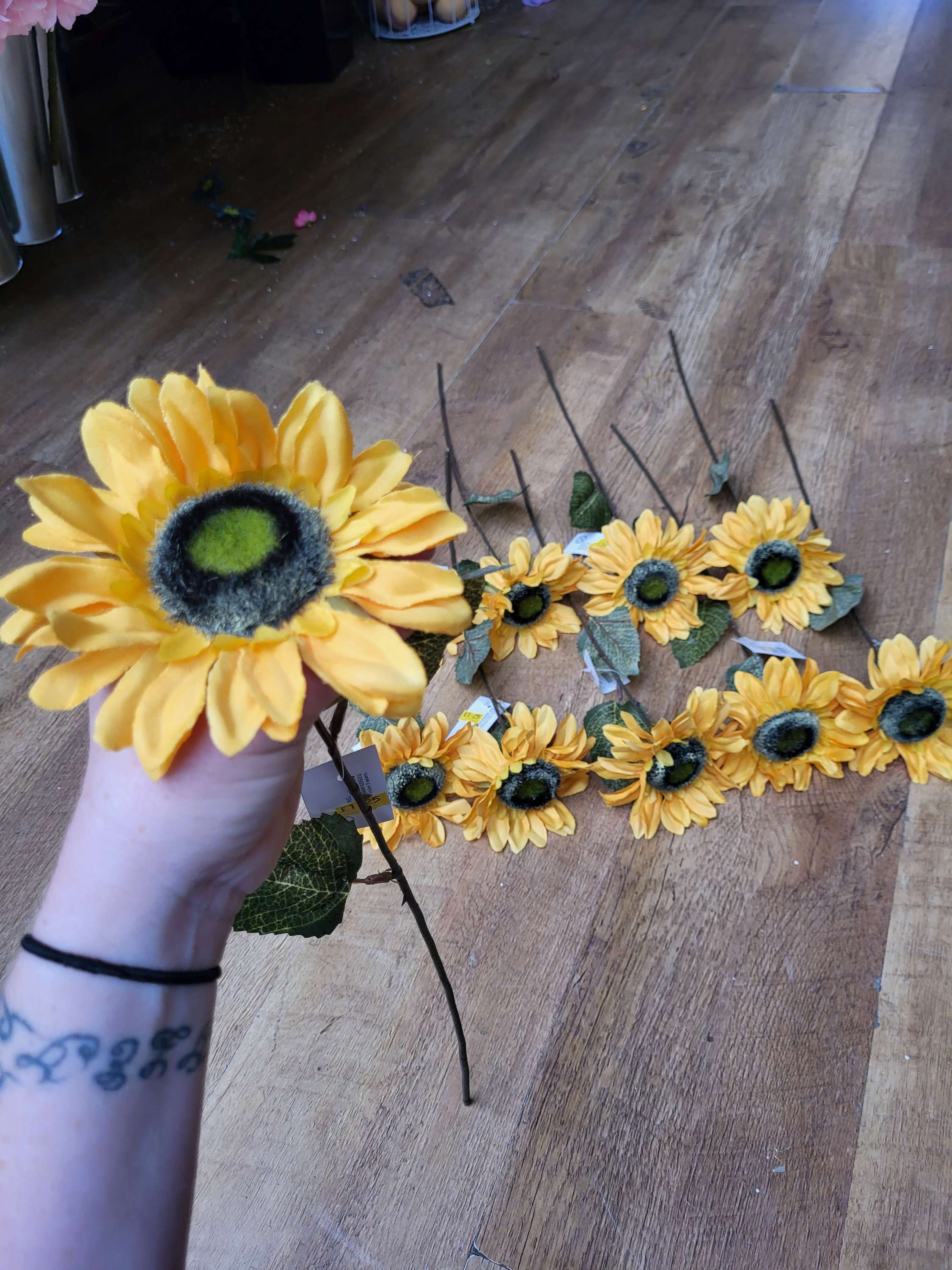 Bundle of 10 medium length sunflowers image 6