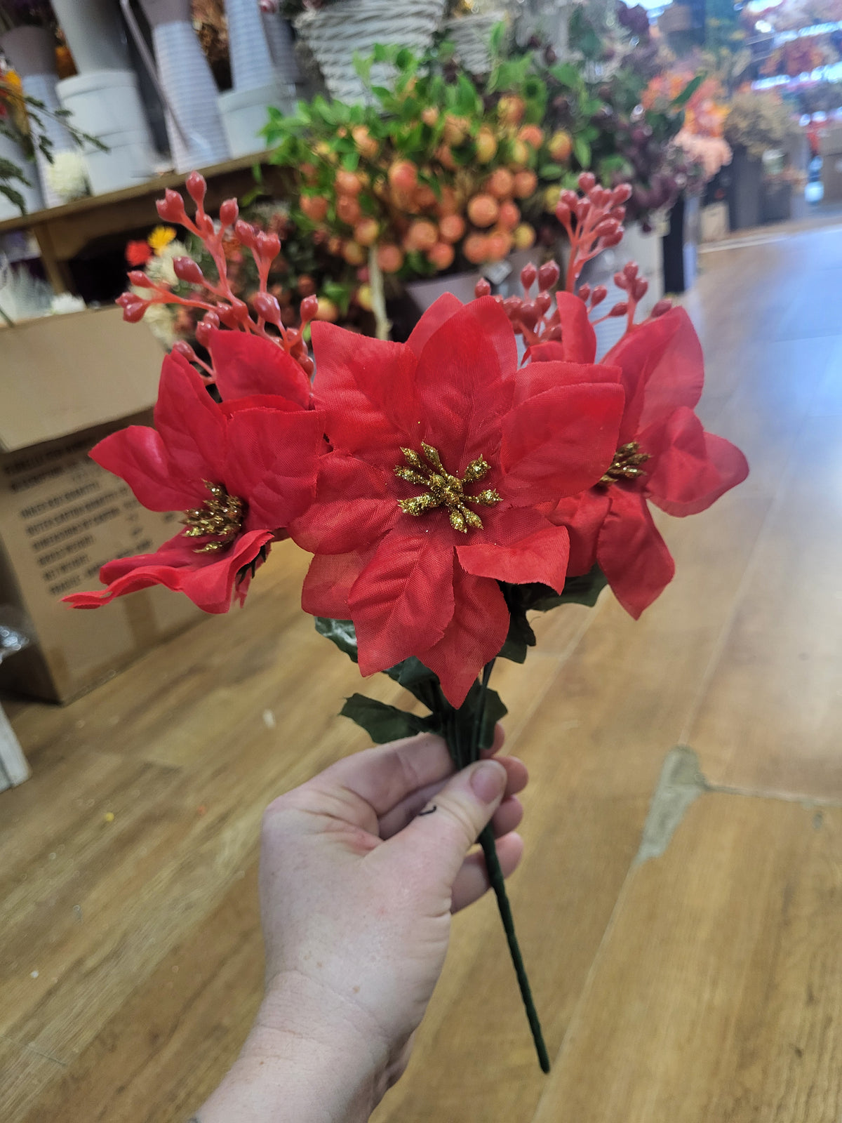 Poinsettia and berry bunch  - 2 colours available image 5