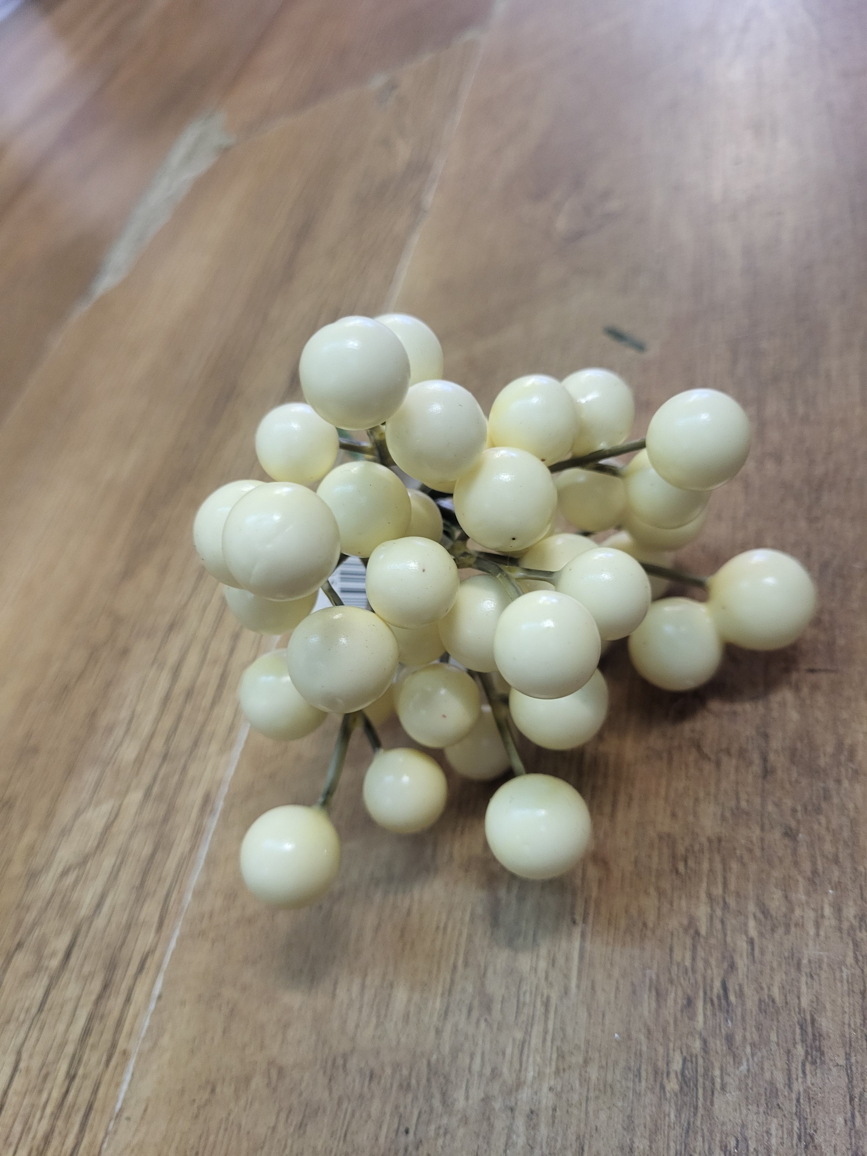 Berry cluster pick - 2 colours available image 5