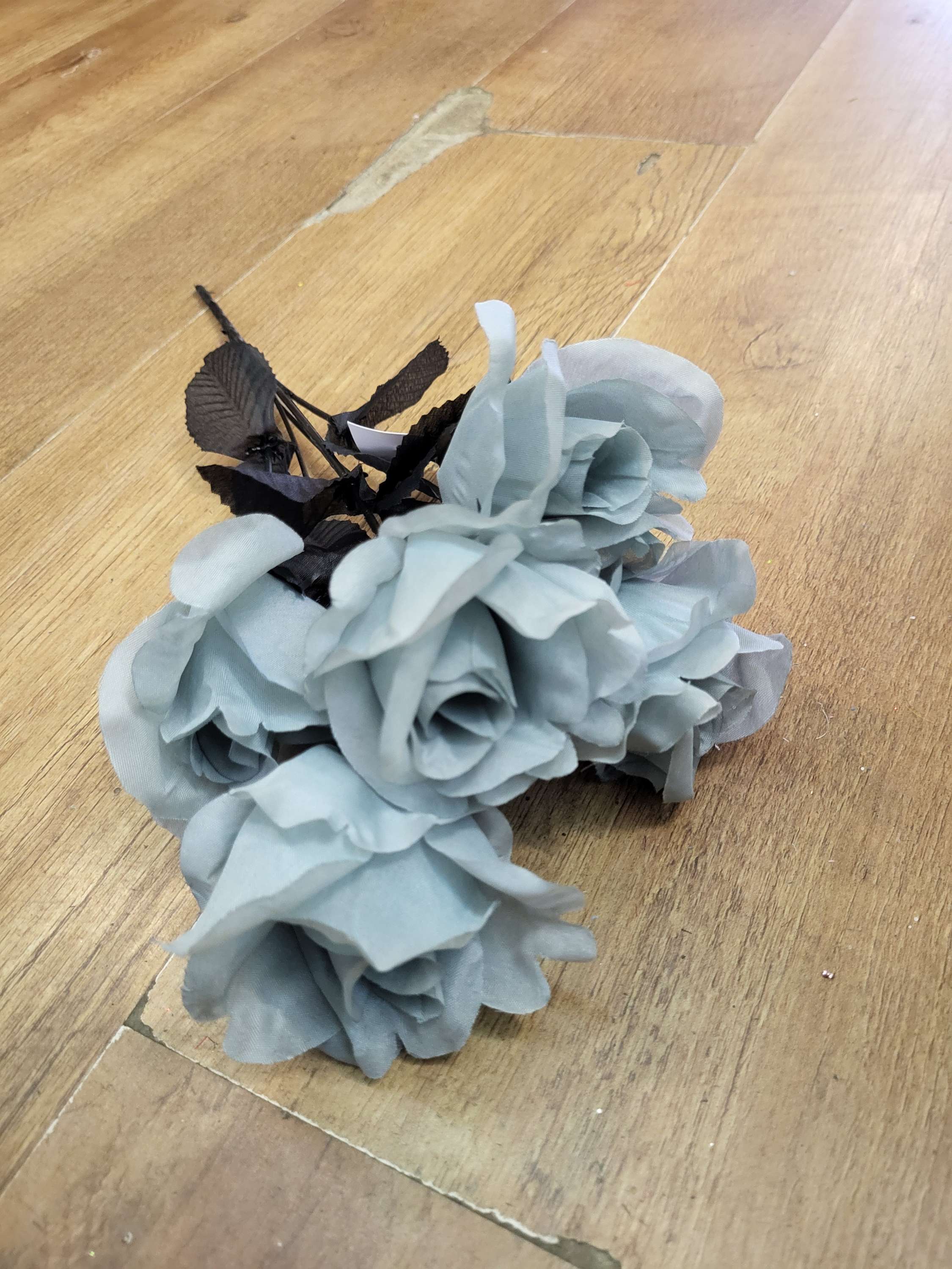 Grey flowers - 4 styles available image 4