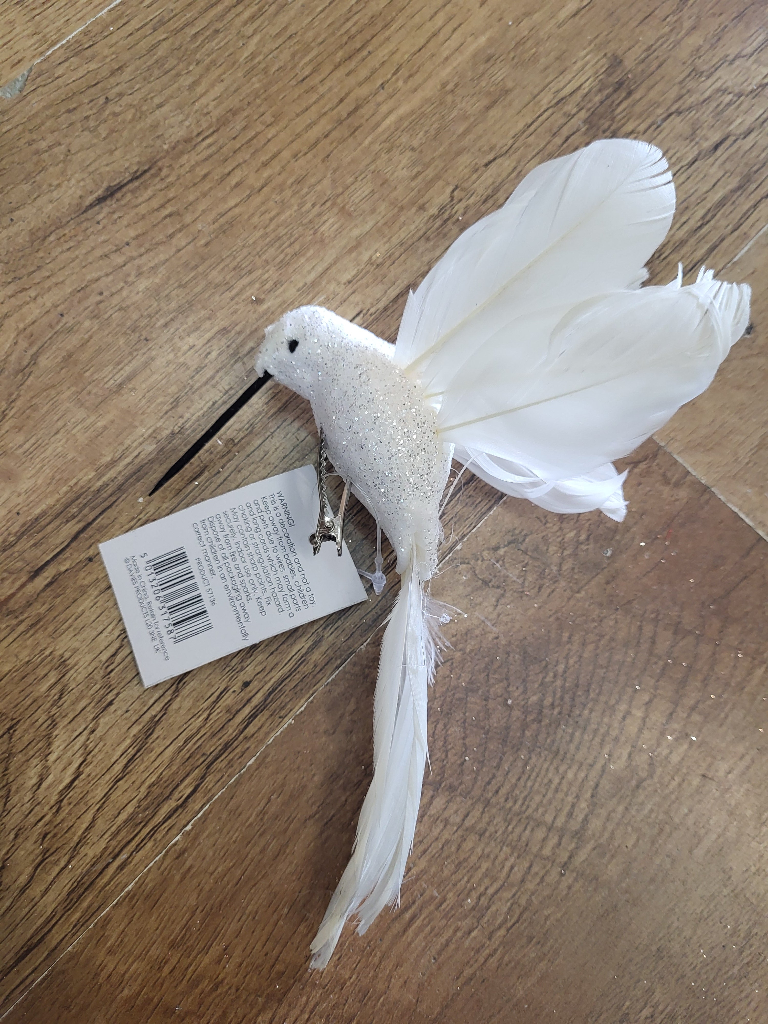 Clip on white humming bird image 0