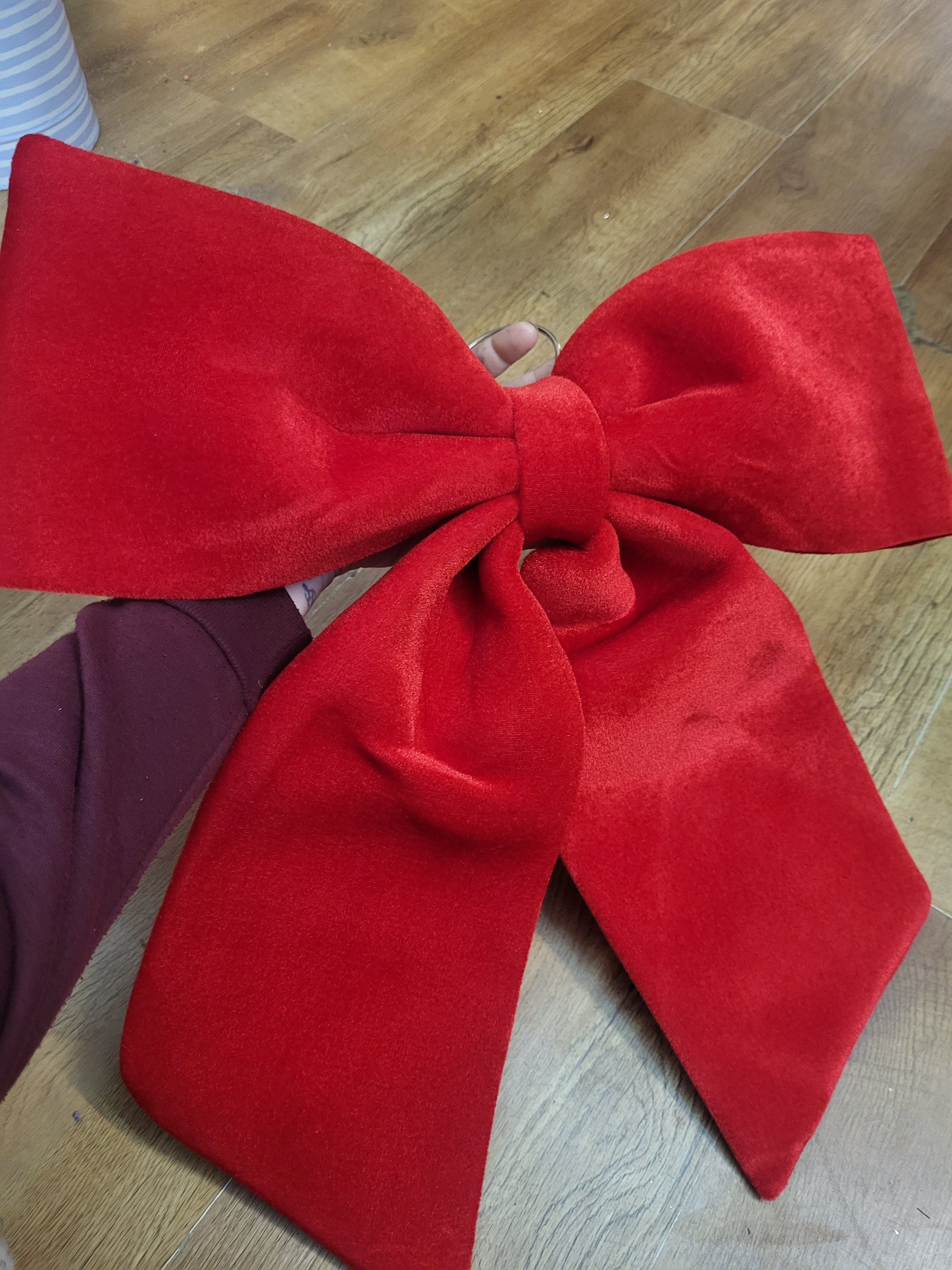 Large 48x52cm red velvet bow image 2