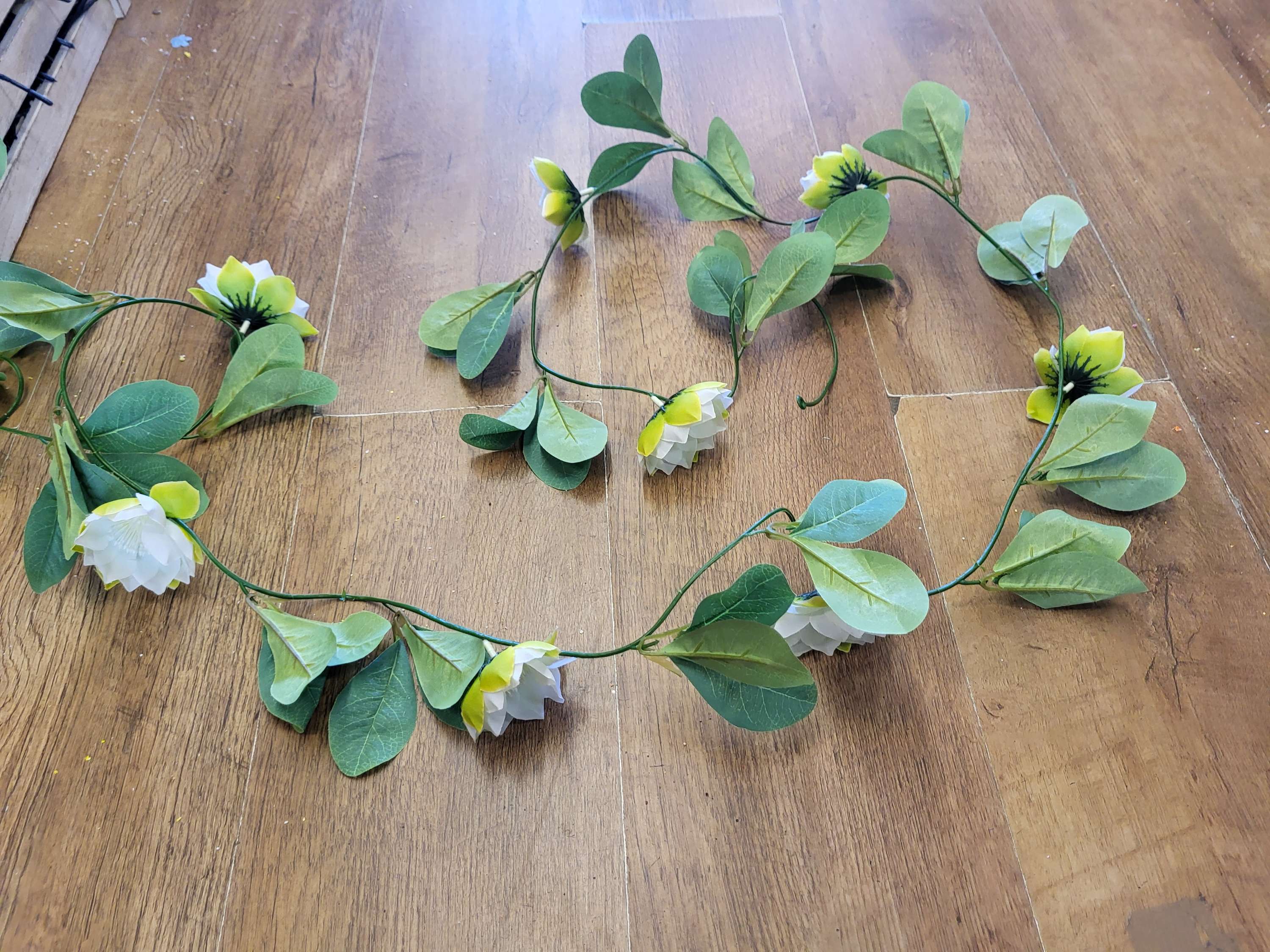 270cm white water lily garland image 2