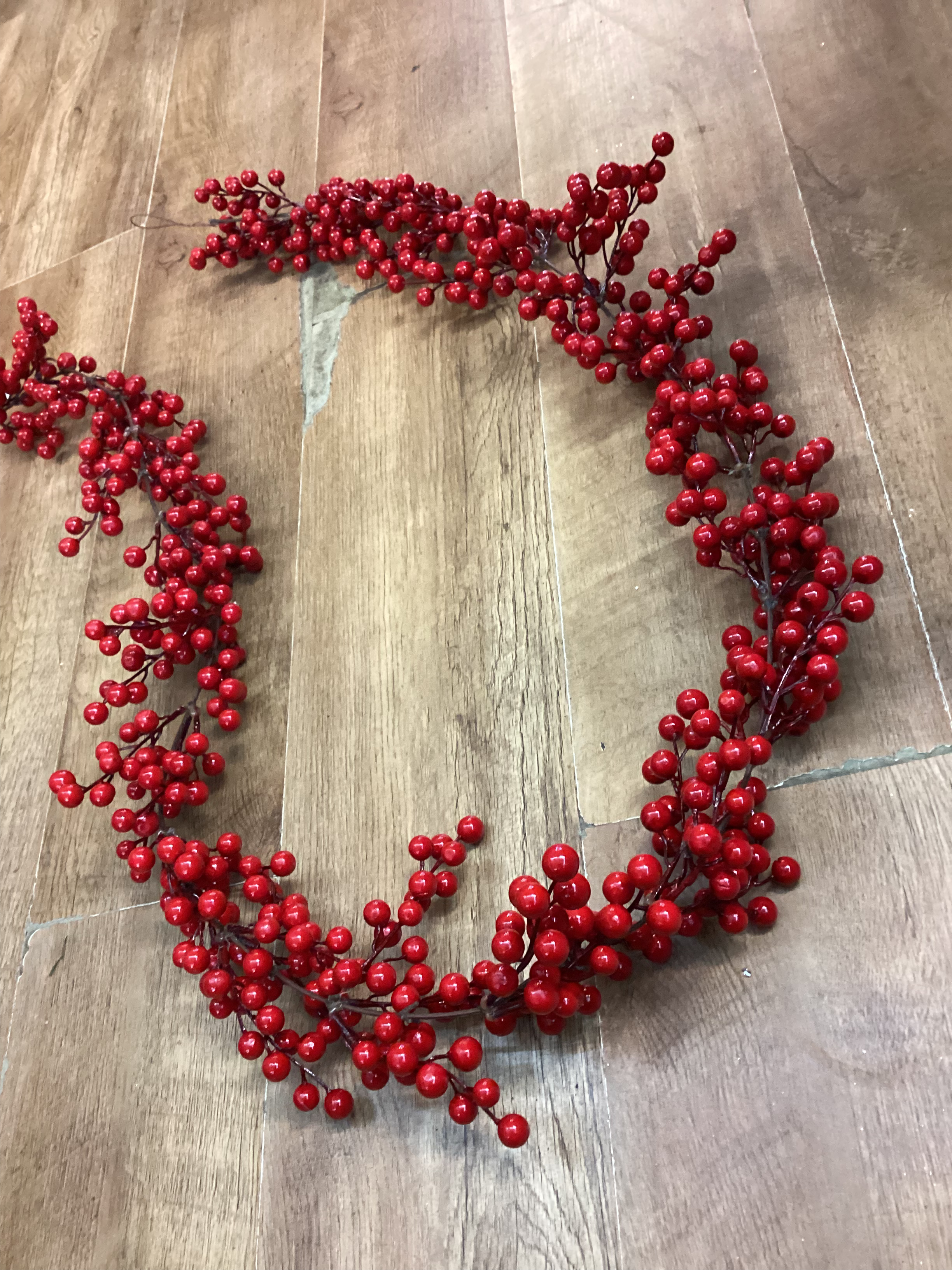 Glossy red berry garland image 3