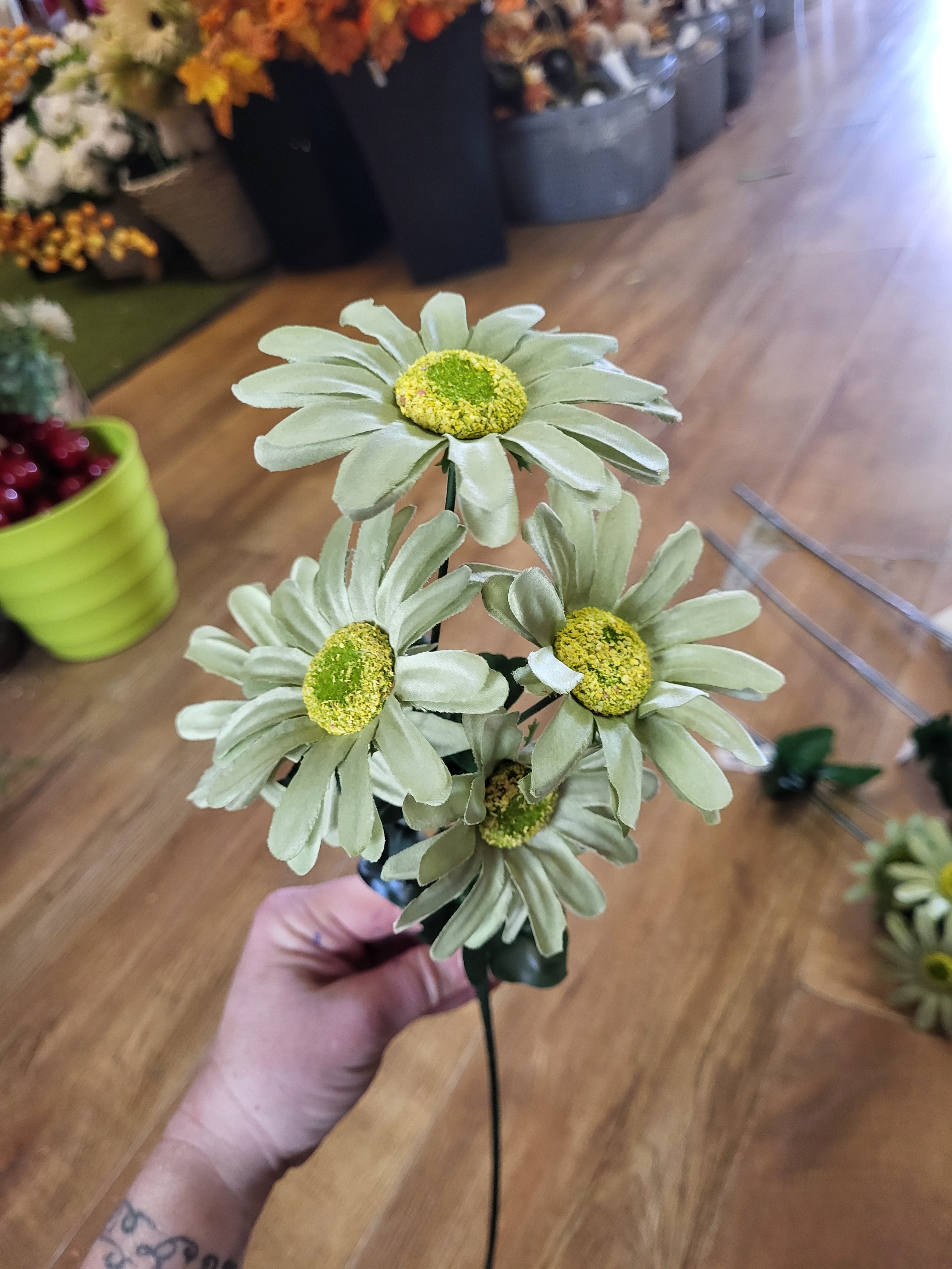Bundle of 4 green Long stem gerbera sprays image 1