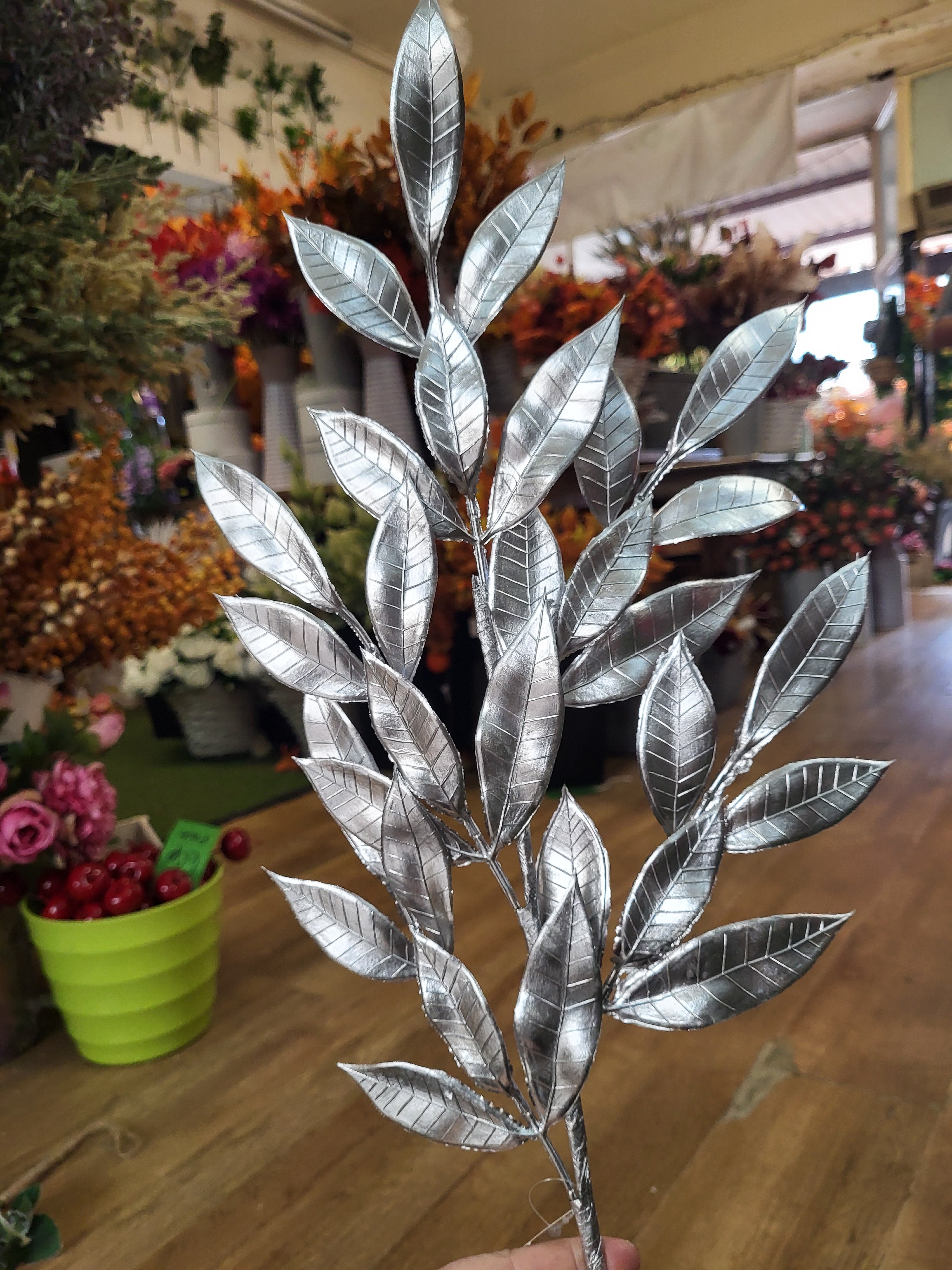 66cm tall Silver Chrome Laurel spray image 0