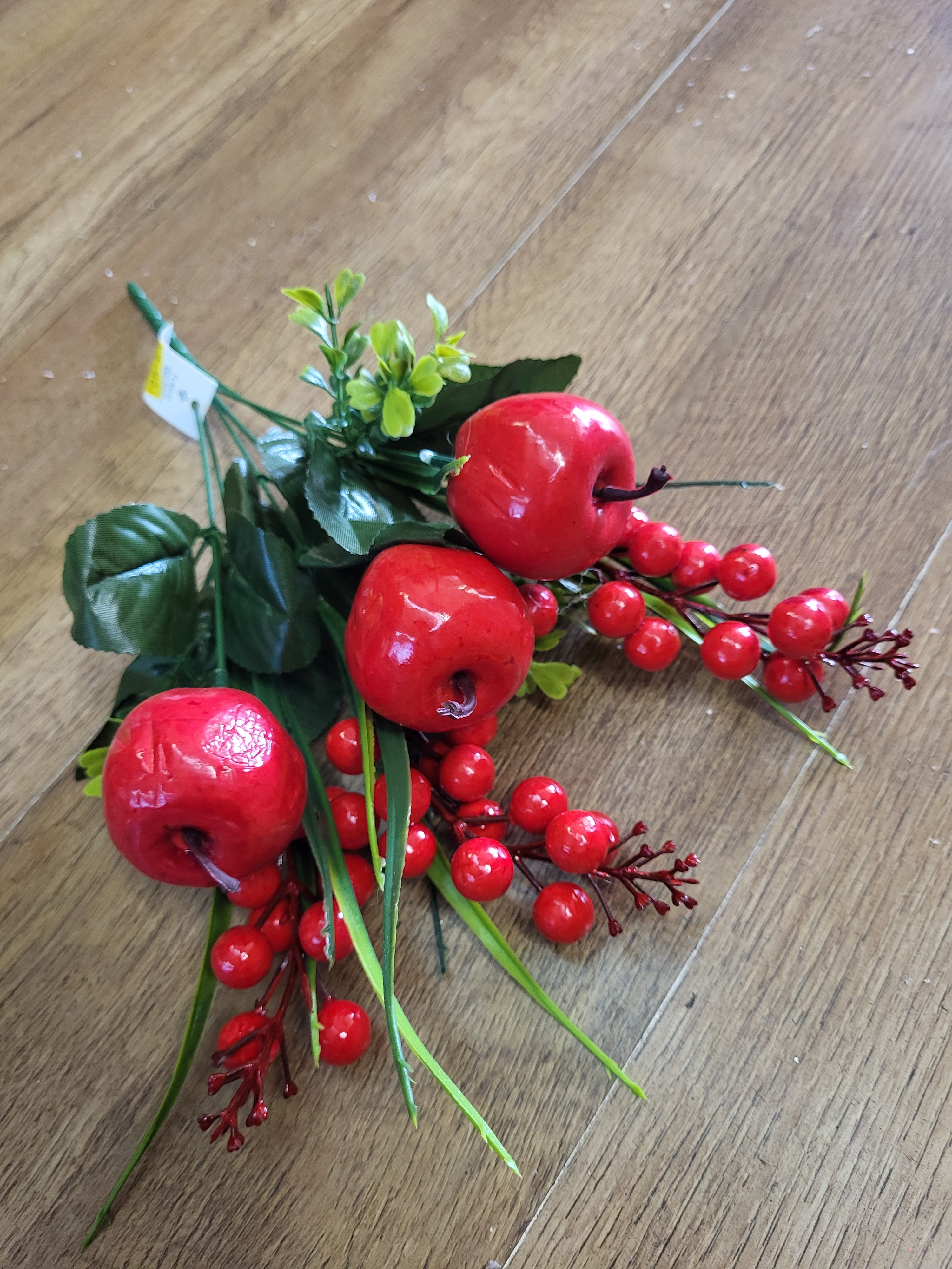Red berry and apple bunch image 1