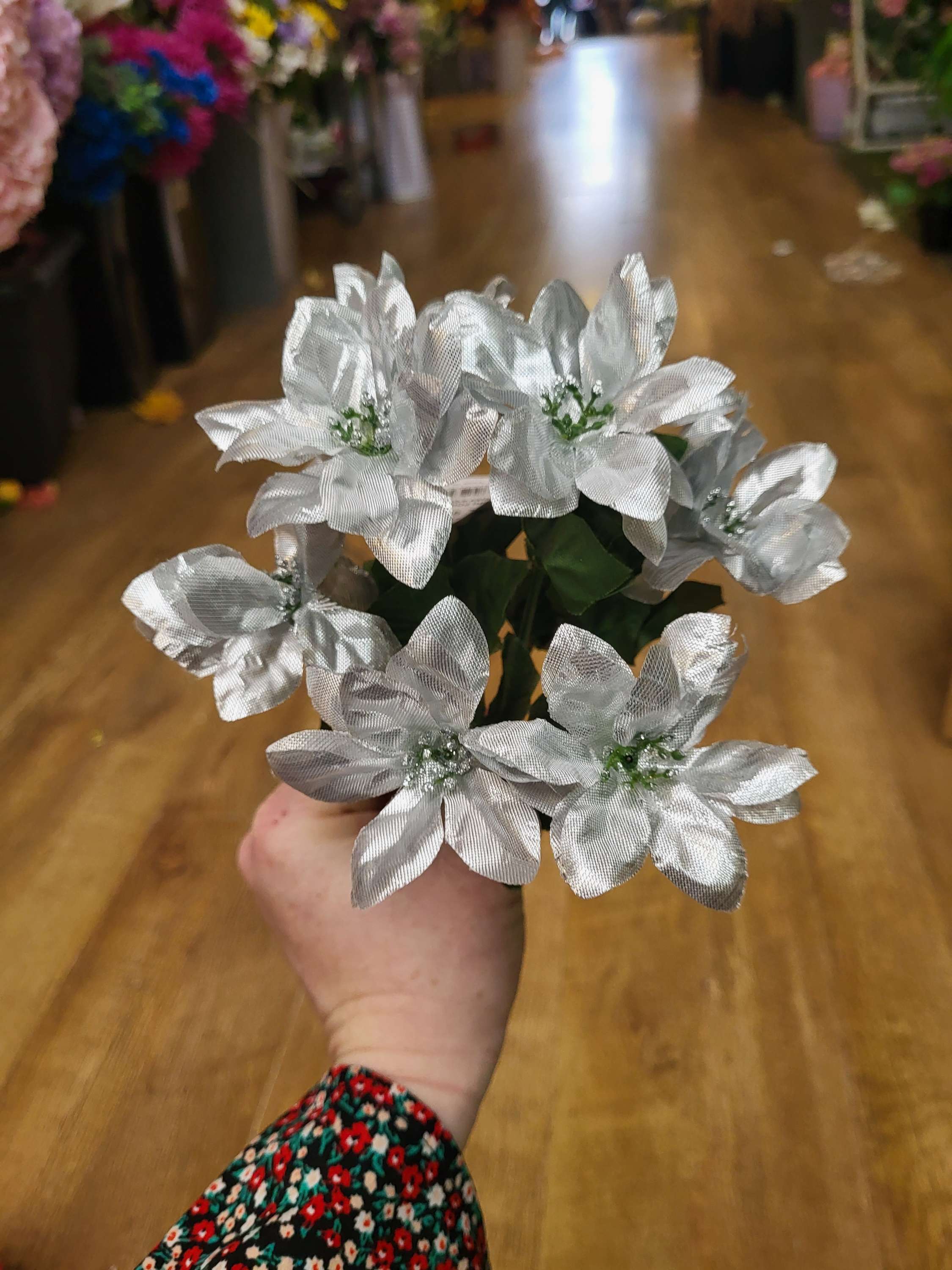 Mini poinsettia bunch - 4 colours available image 11