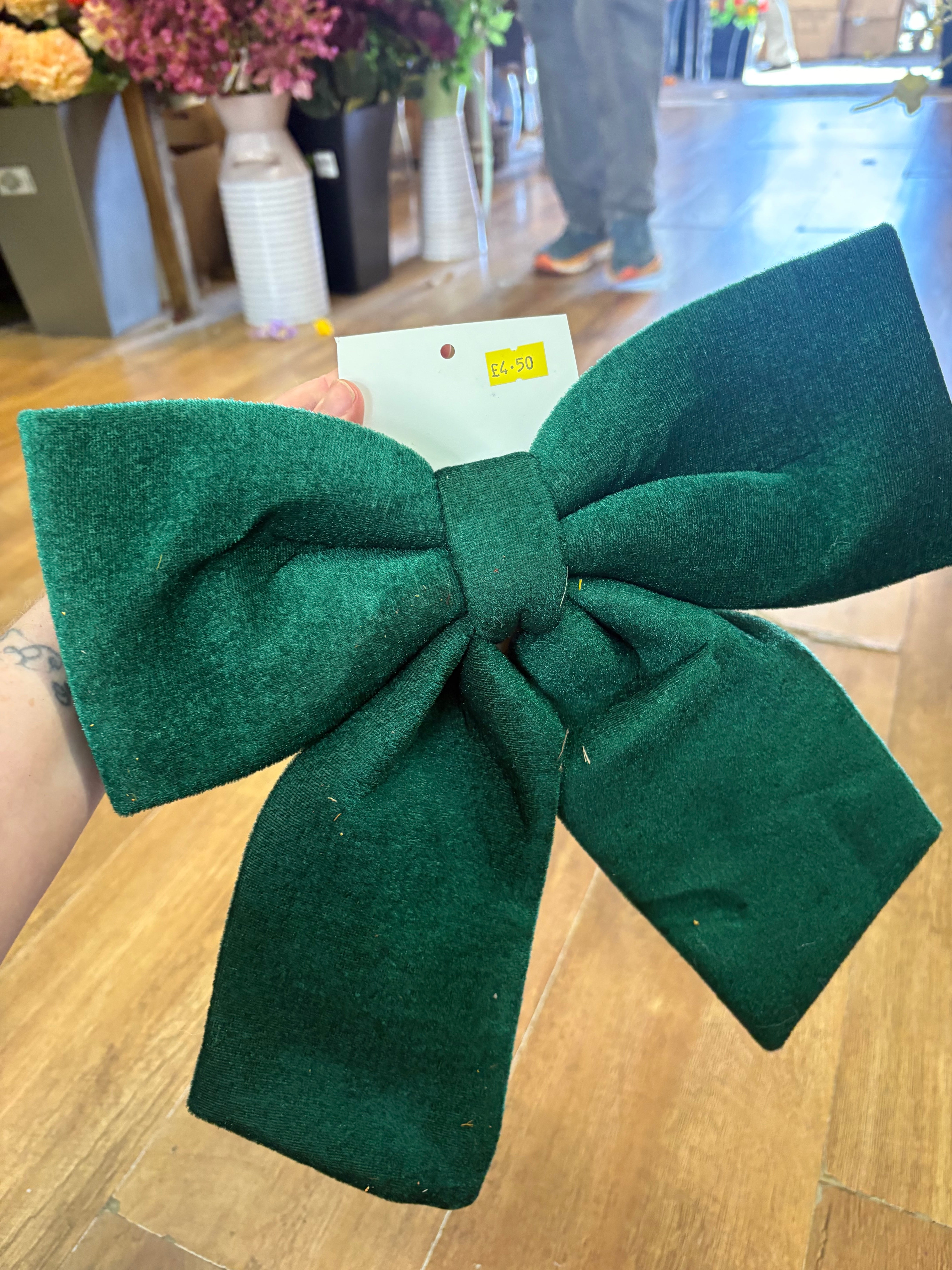 Medium green velvet Christmas bow