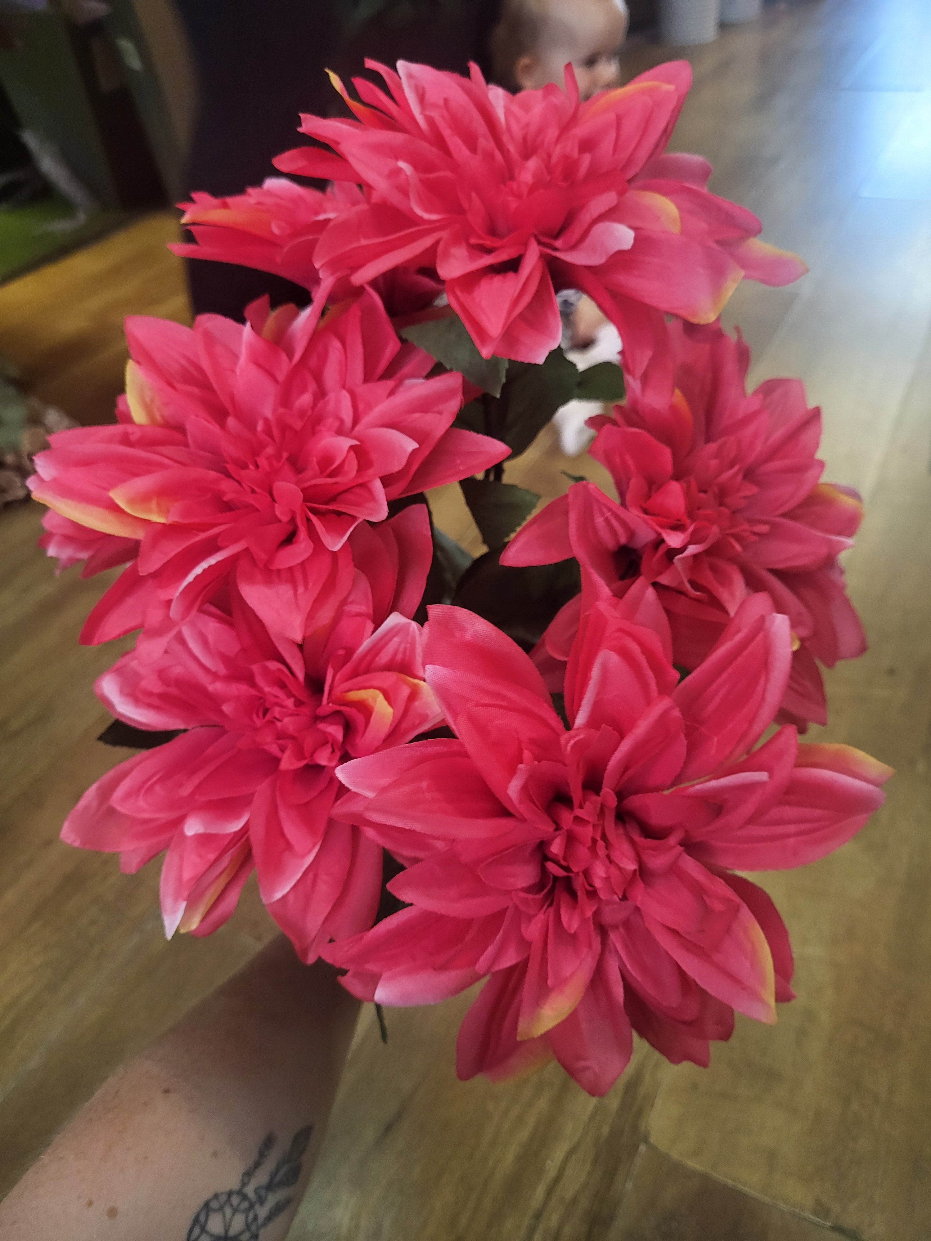 Large 7 headed hot pink monarch dahlia bunch image 0