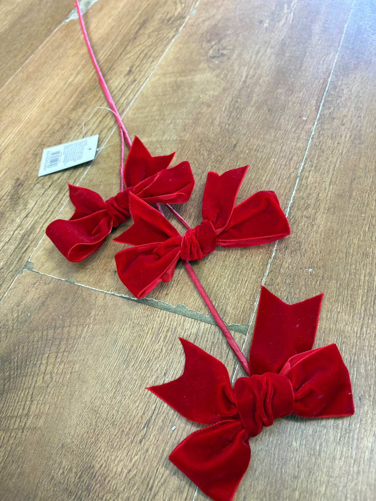 Red velvet bow spray