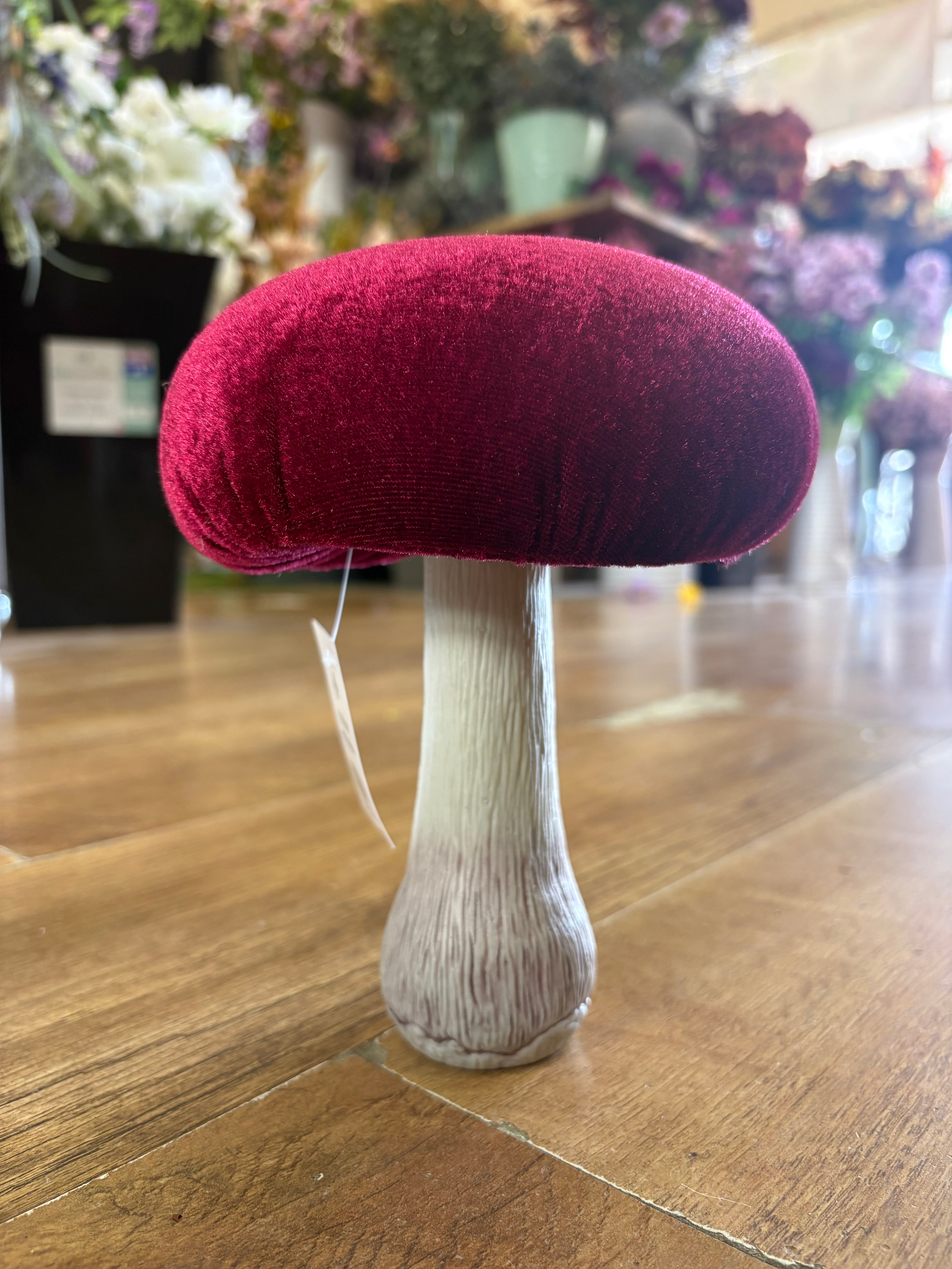 Large standing burgundy velvet mushroom (H18, D14cm)