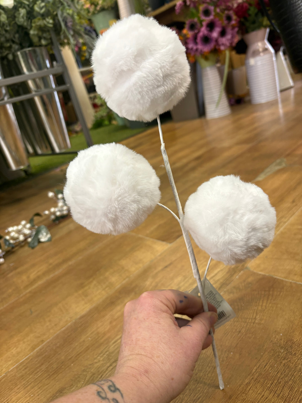 Fluffy white triple snowball stem