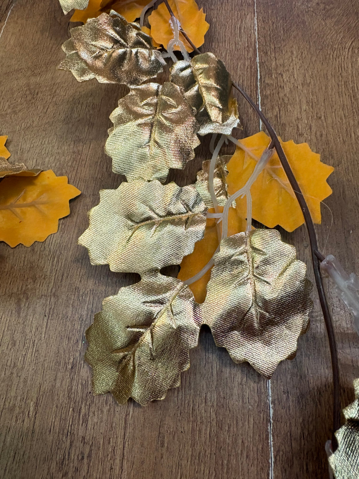 190cm metallic gold holly garland