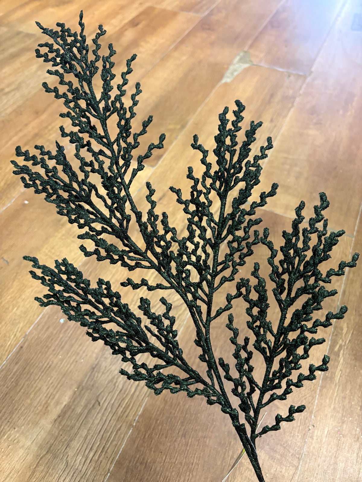 65cm dark green glitter wavy spray