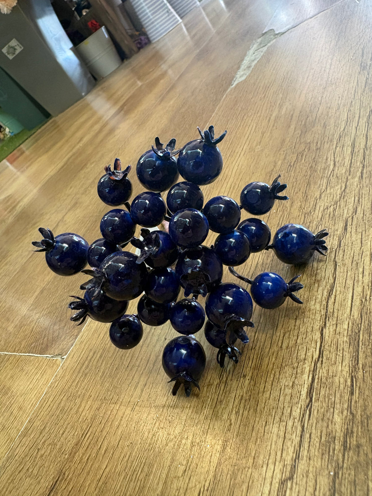 Dark blue cluster berry pick
