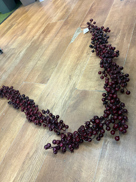 1.5m burgundy mixed berry garland