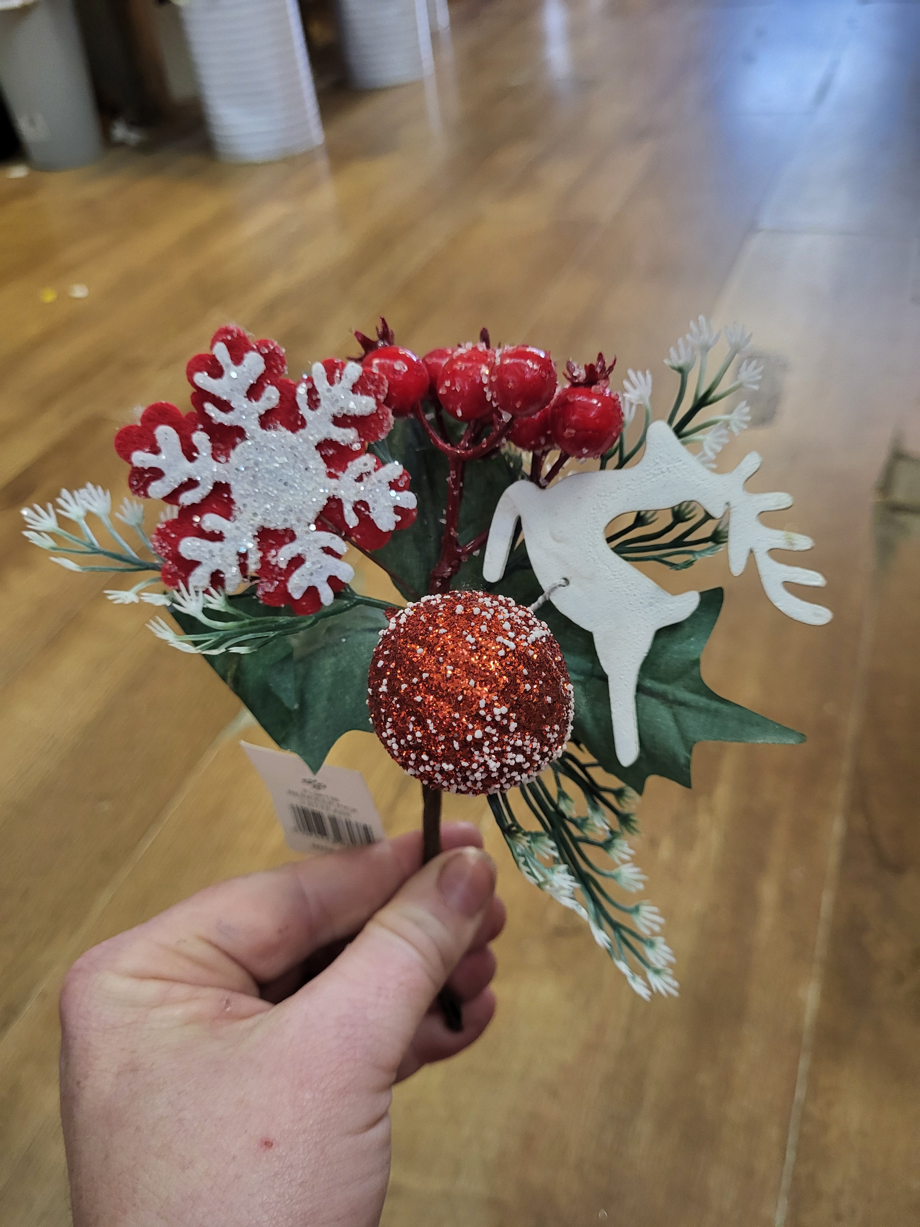 Reindeer and snowflake pick image 0