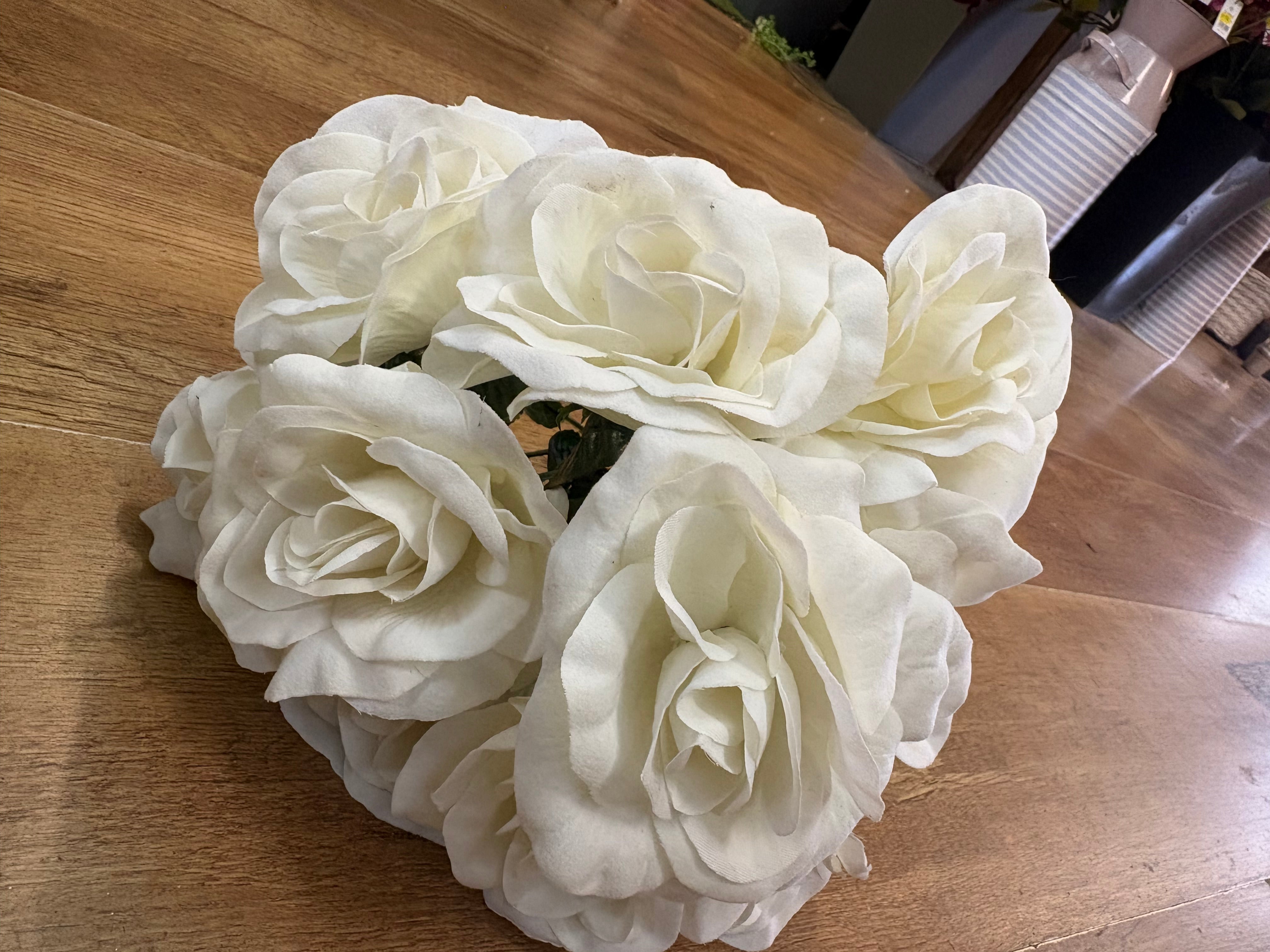 Ivory velvet rose bouquet